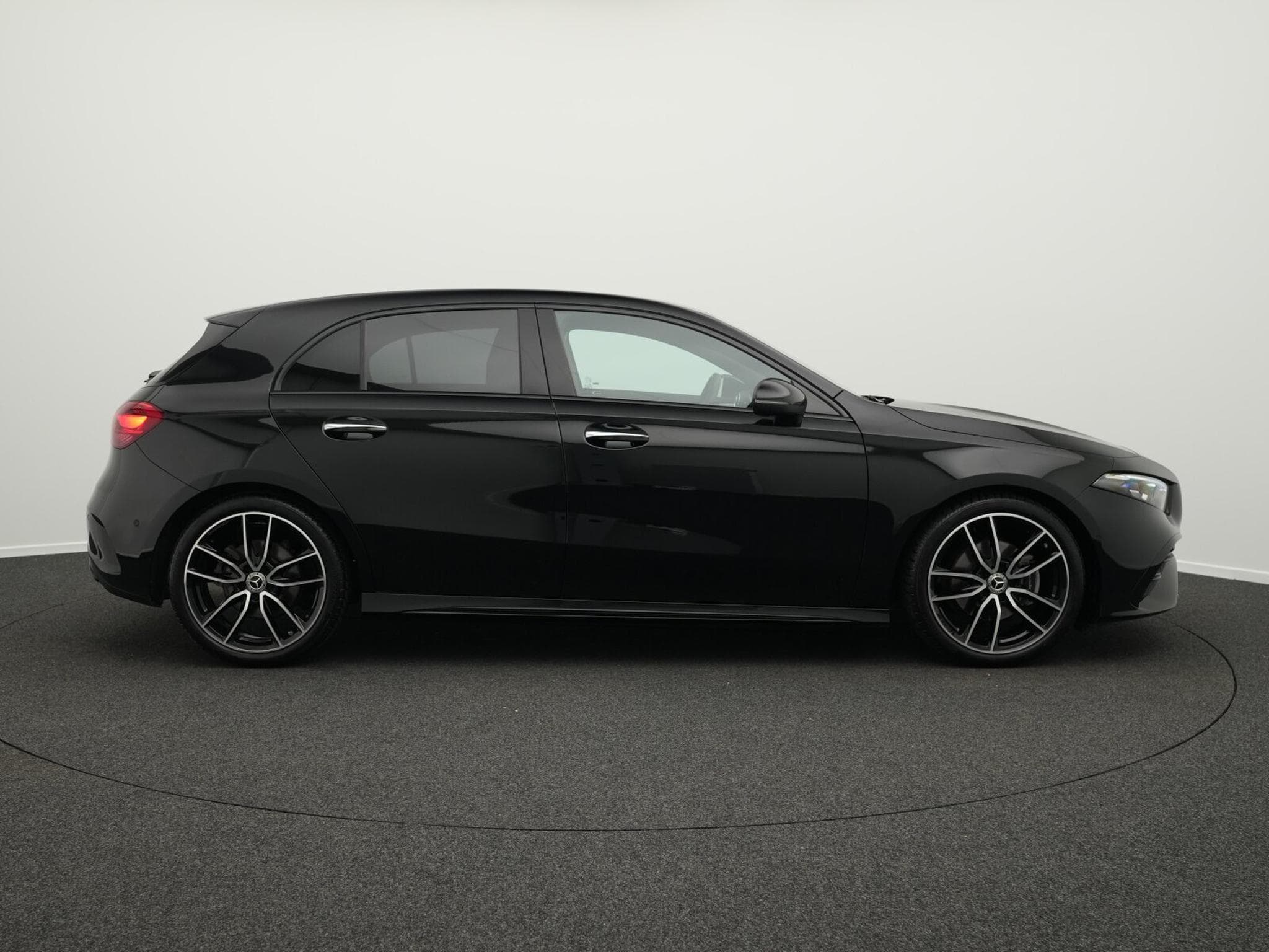 Mercedes A 200 AMG-Line Multi+Kamera+Night+19" (2025) - Foto 5