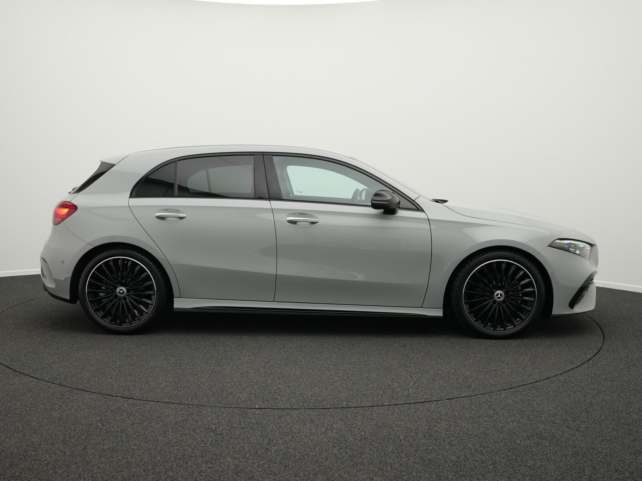 Mercedes A 200 AMG-Line Multi+Kamera+Distr+Night+19" (2025) - Foto 5