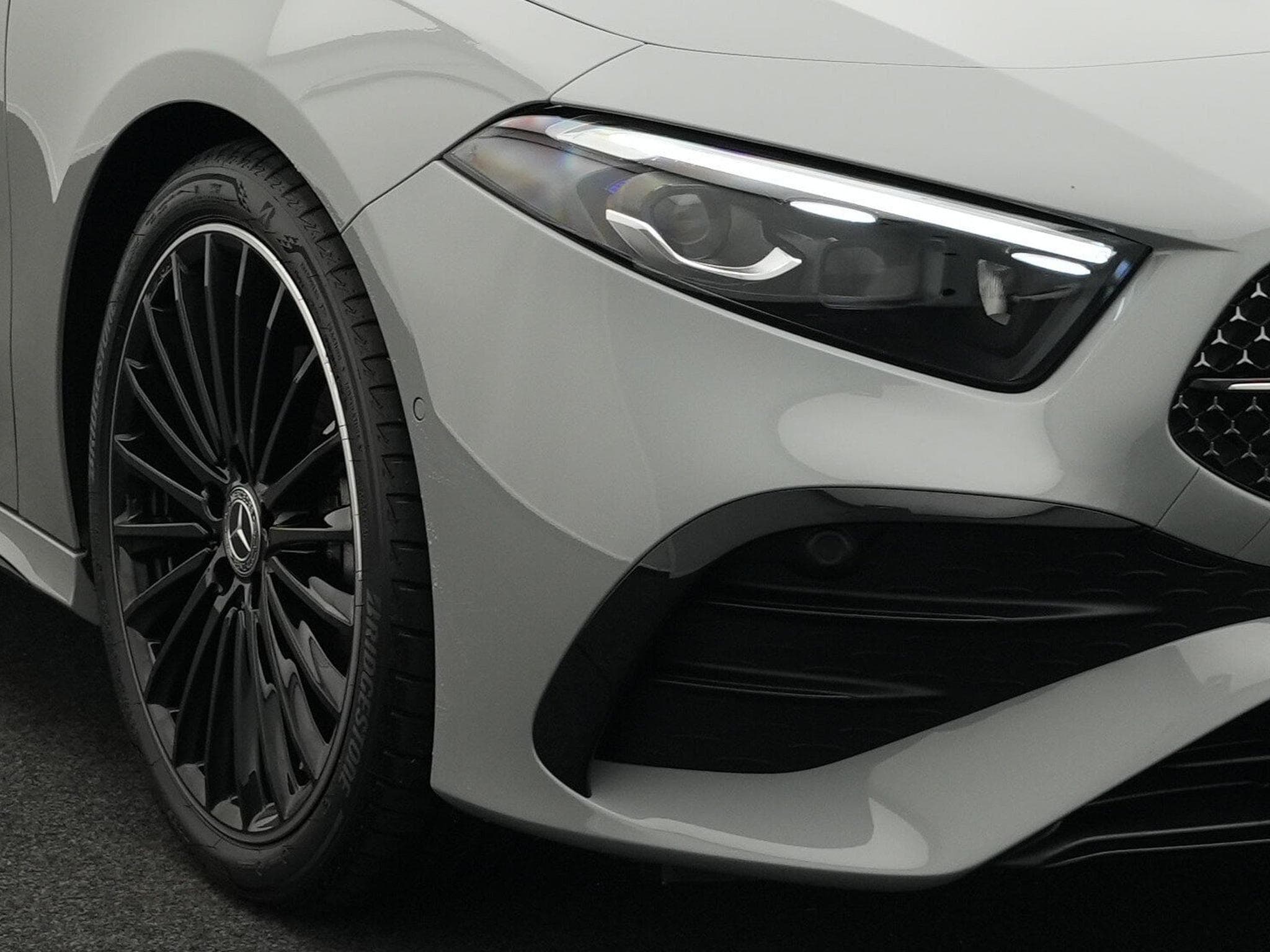 Mercedes A 200 AMG-Line Multi+Kamera+Distr+Night+19" (2025) - Foto 7
