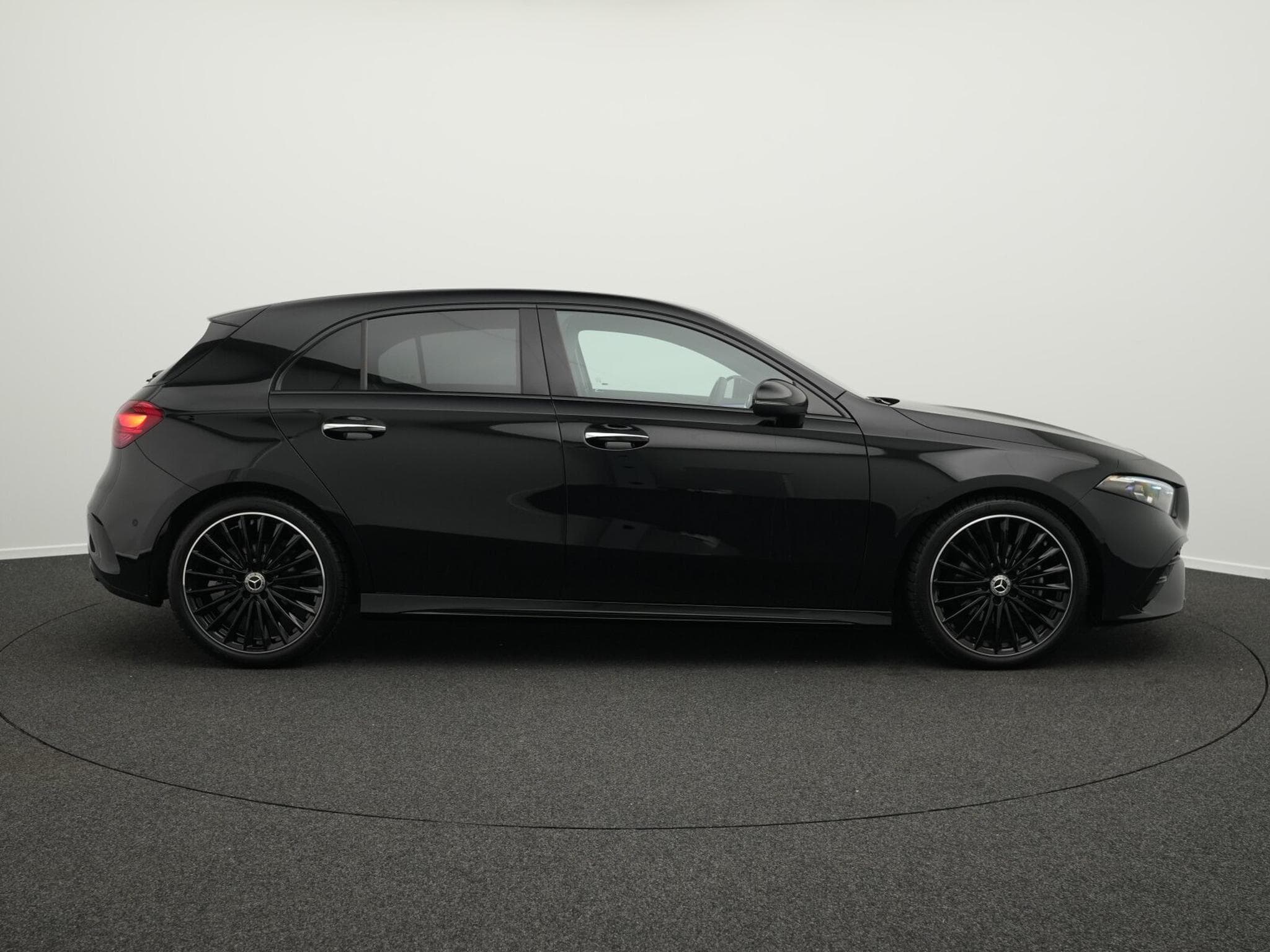 Mercedes A 200 d AMG-Line Multi+Kamera+Night+19" (2025) - Foto 5