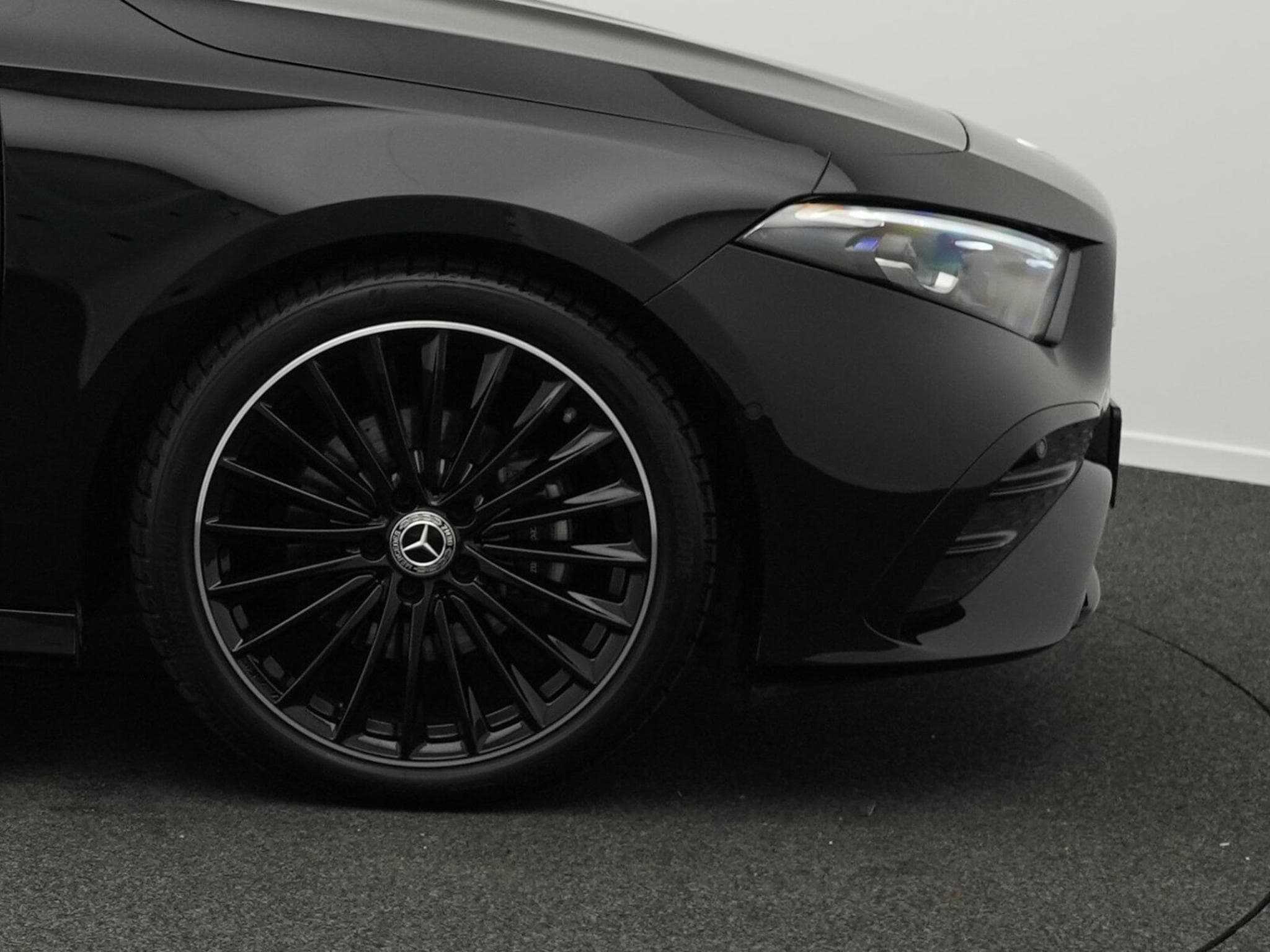 Mercedes A 200 d AMG-Line Multi+Kamera+Night+19" (2025) - Foto 6