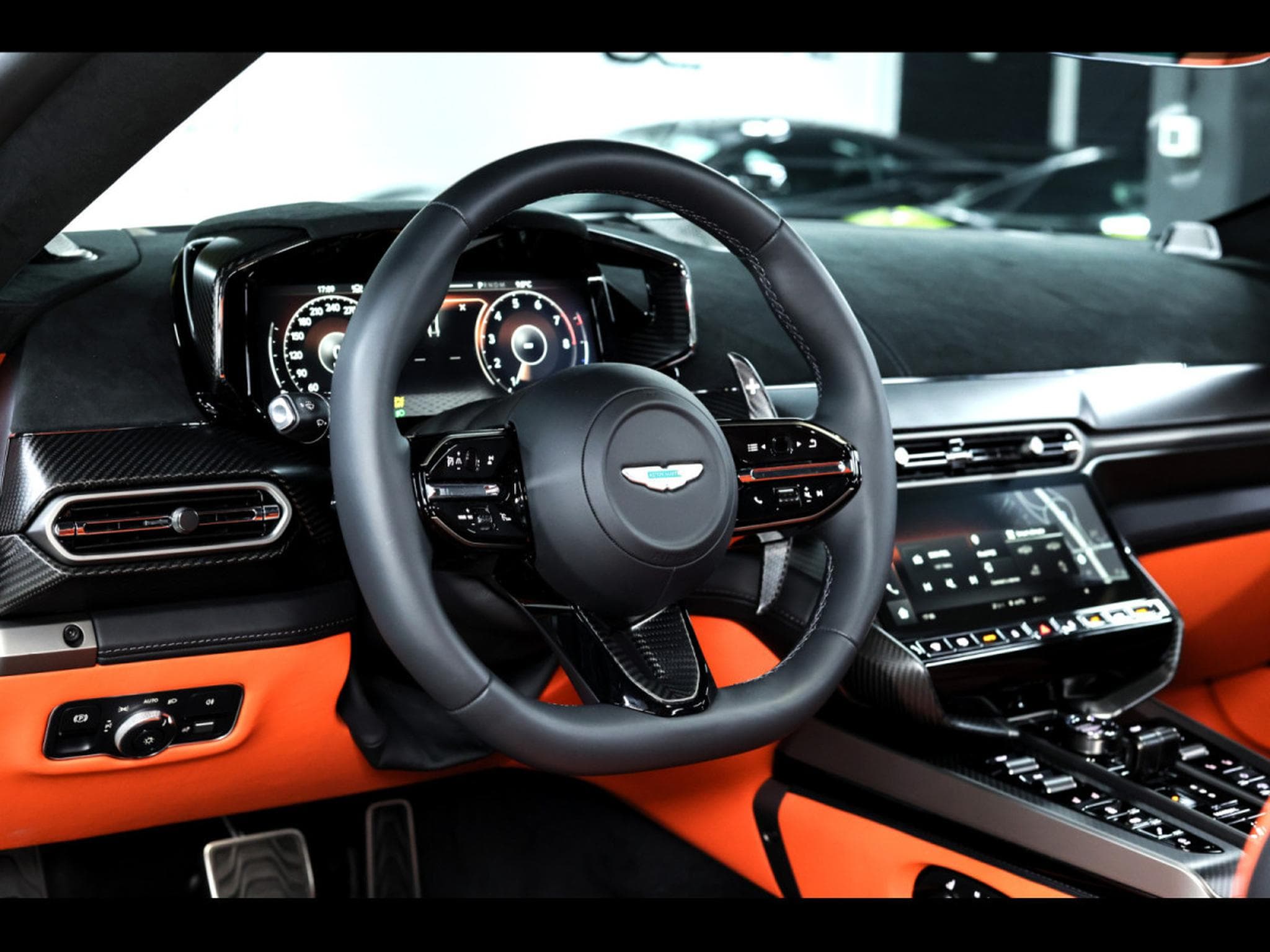 Aston-Martin Vanquish III VOLANTE V12 BI-TURBO 5.2°XPEL STEALTH (2025) - Photo 11
