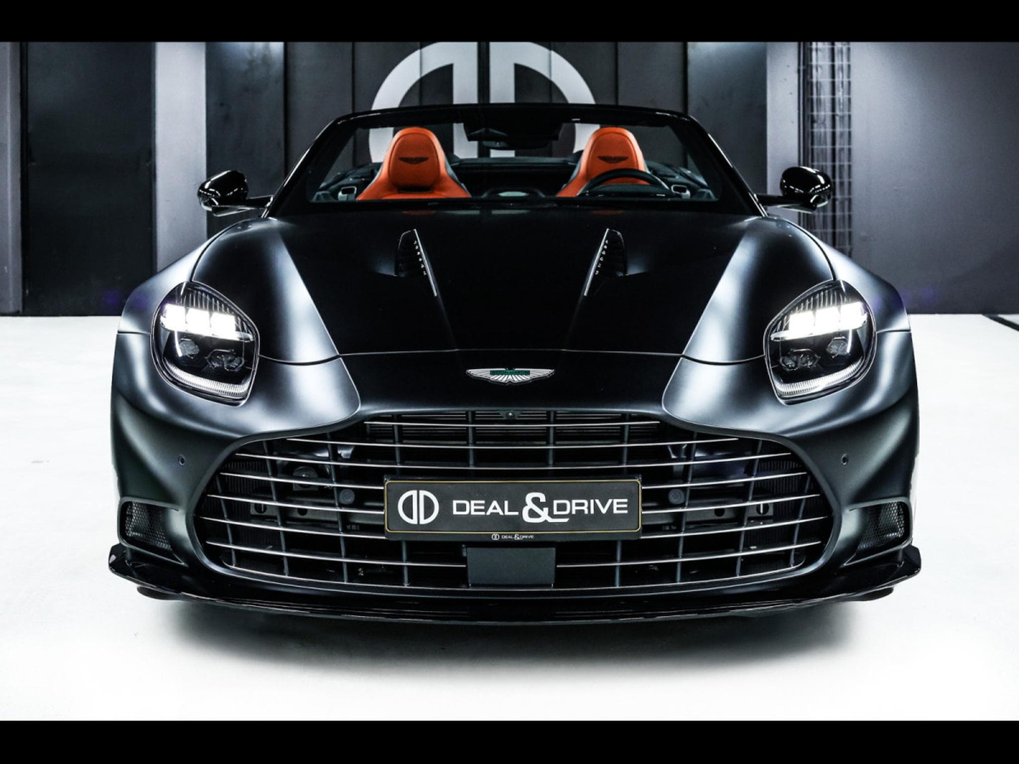 Aston-Martin Vanquish III VOLANTE V12 BI-TURBO 5.2°XPEL STEALTH (2025) - Photo 5