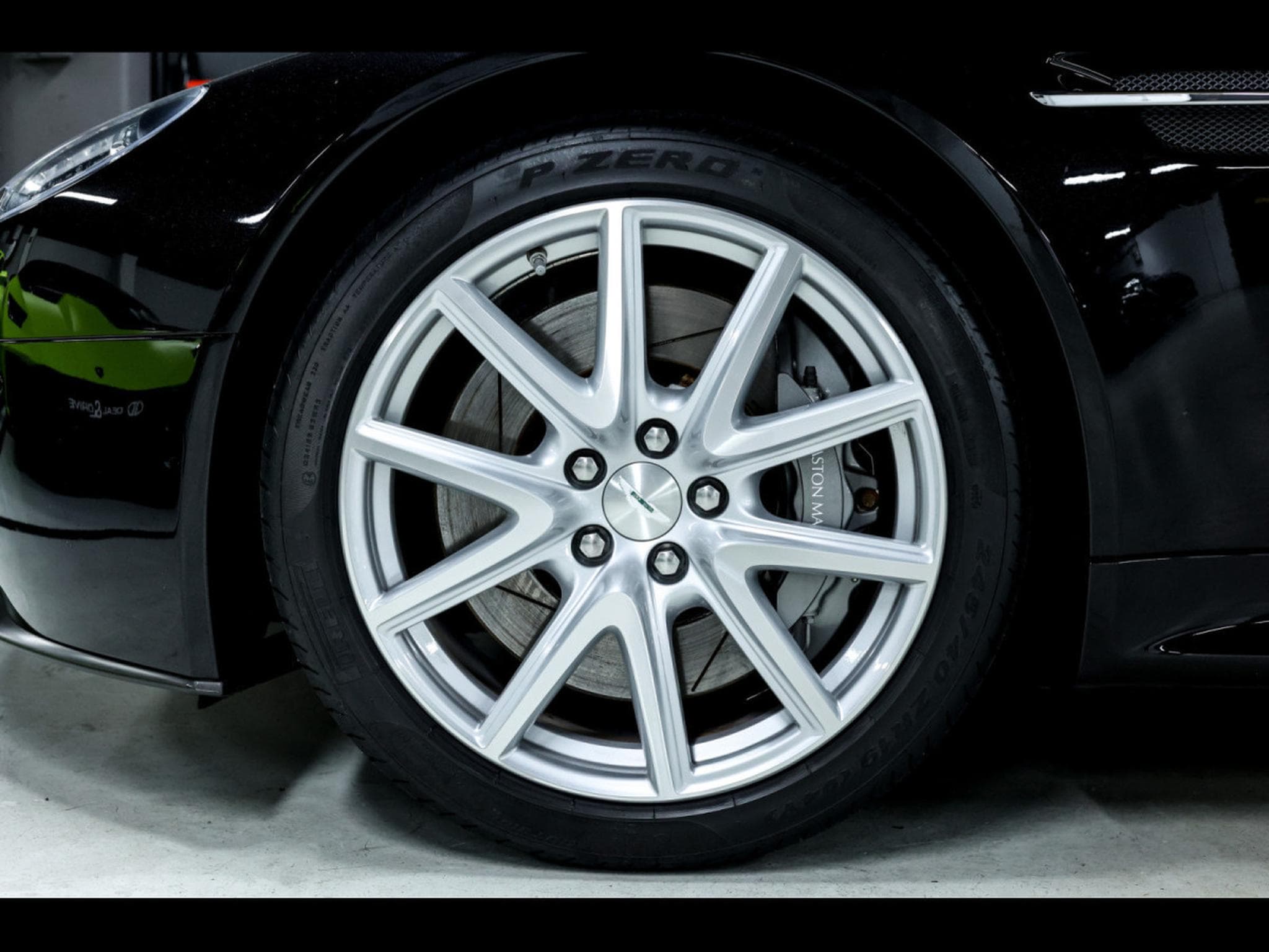 Aston-Martin V8 Vantage V8 ROADSTER 4.7 436 MANUAL 6 (2014) - Photo 8