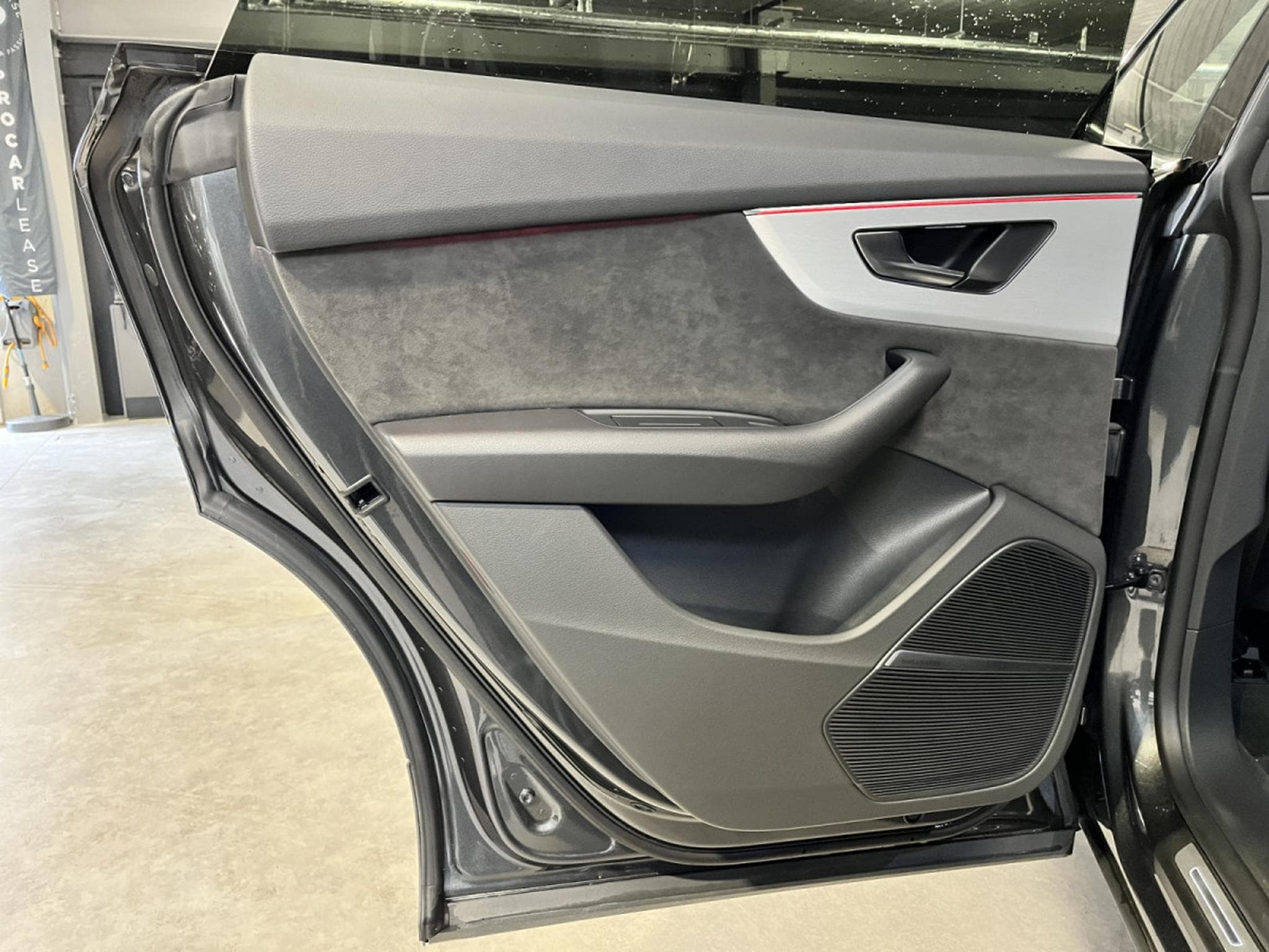 Audi SQ8 4.0 TDI Quattro/Matrix PANO/B&O/23/360°/HUD/AHK/ADAPTATIVE C (2021) - Photo 12