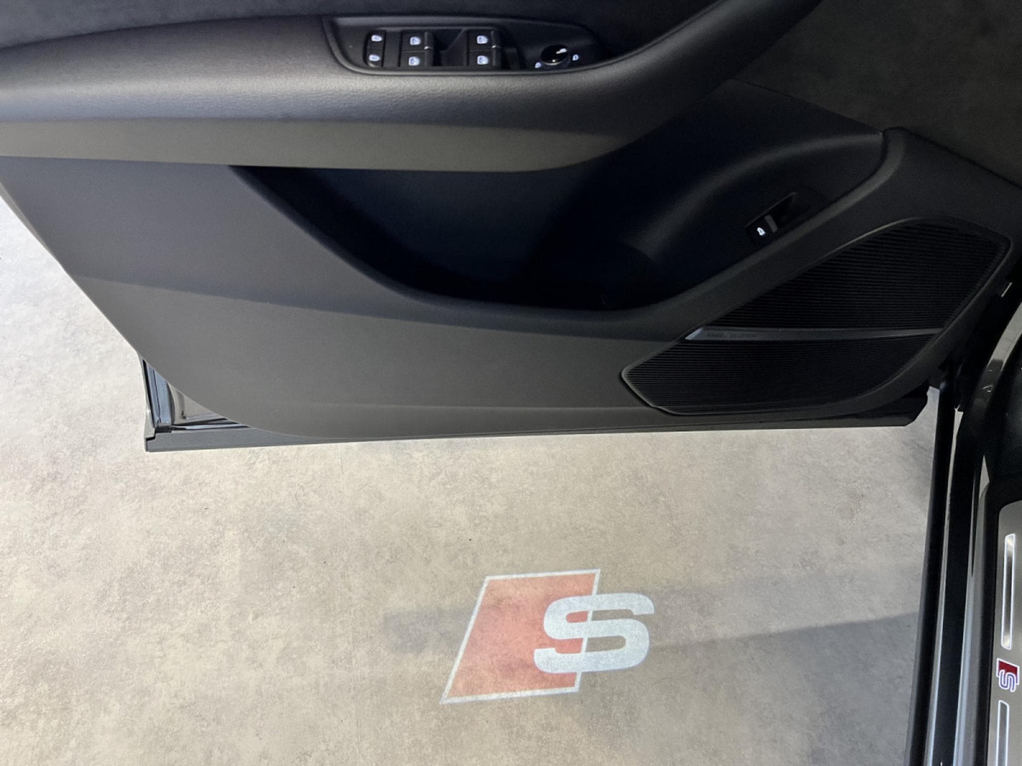 Audi SQ8 4.0 TDI Quattro/Matrix PANO/B&O/23/360°/HUD/AHK/ADAPTATIVE C (2021) - Photo 18