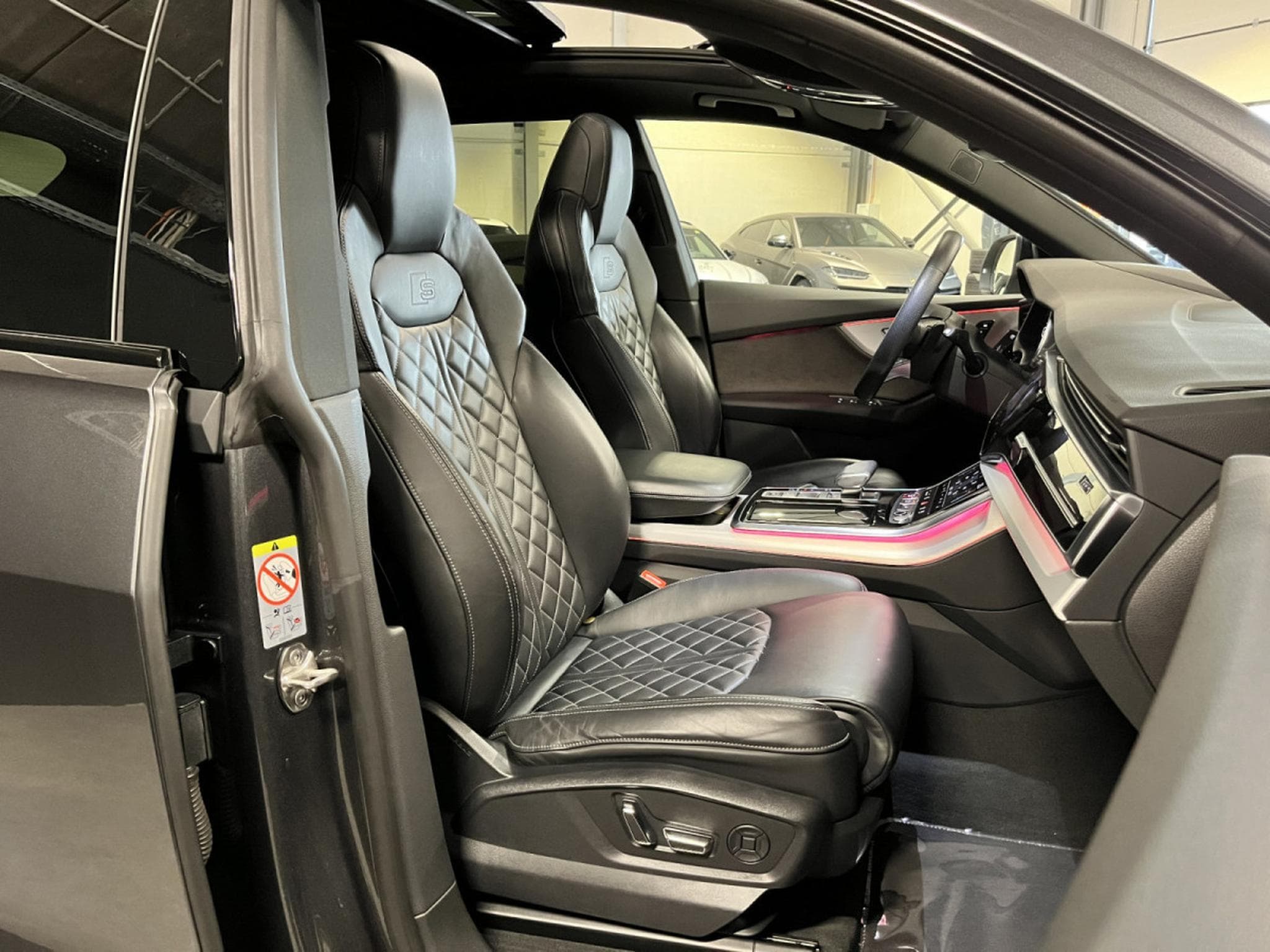 Audi SQ8 4.0 TDI Quattro/Matrix PANO/B&O/23/360°/HUD/AHK/ADAPTATIVE C (2021) - Photo 22
