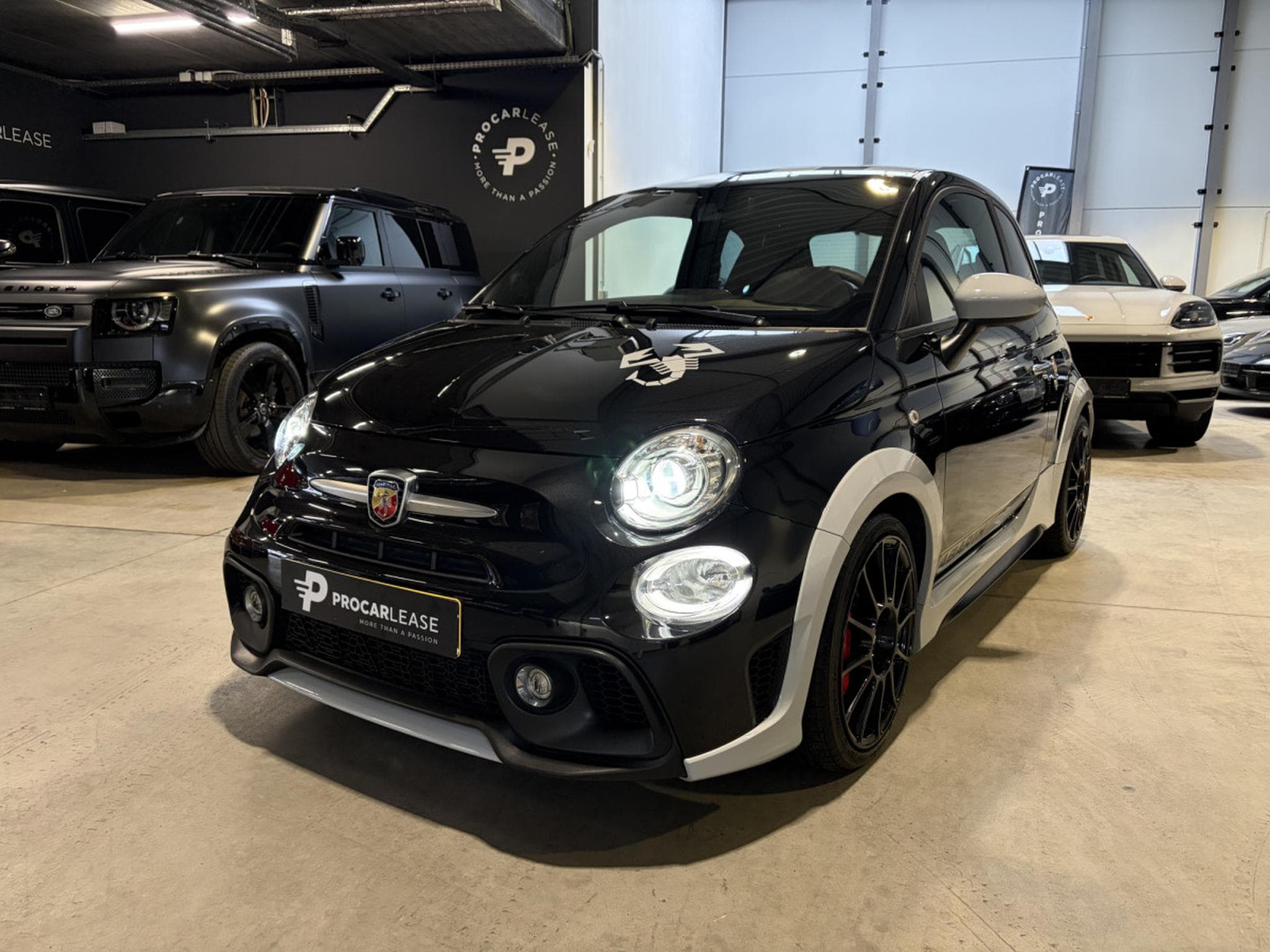 Abarth 695 695 70TH ANNIVERSARY /CARBON/ KONI/ BREMBO/ RECORD MONZAAPPL (2021) - Photo 1