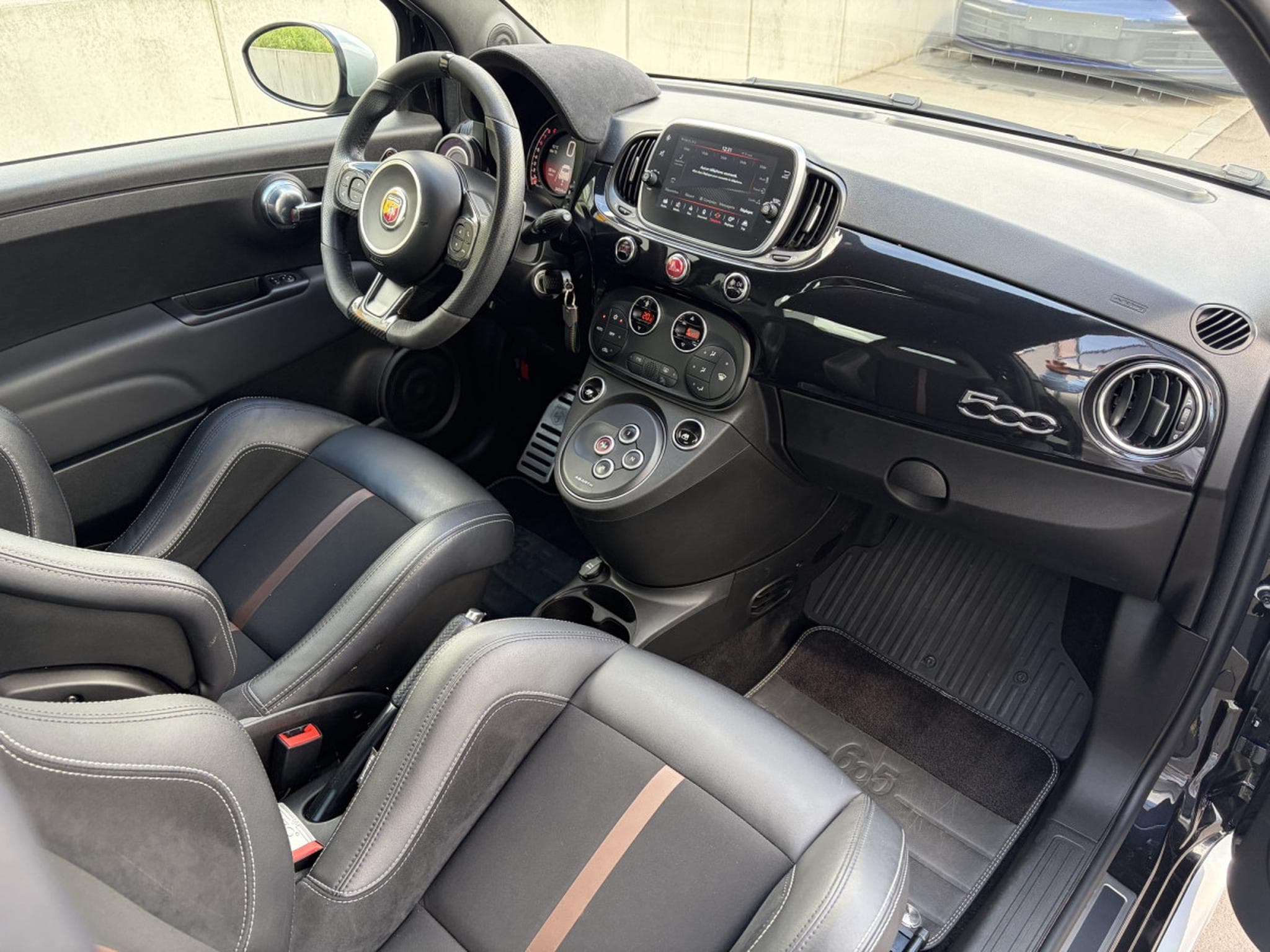 Abarth 695 695 70TH ANNIVERSARY /CARBON/ KONI/ BREMBO/ RECORD MONZAAPPL (2021) - Photo 10
