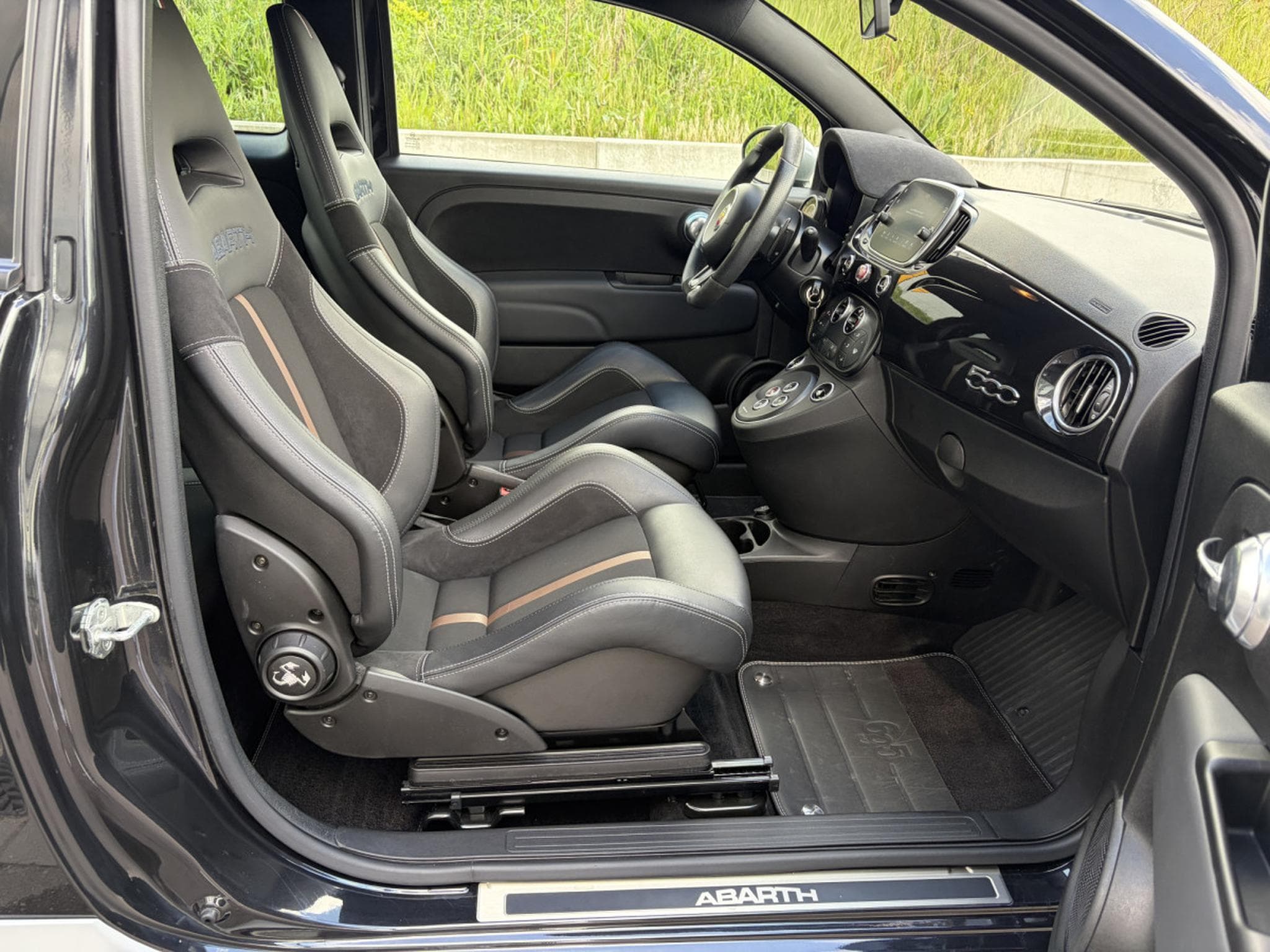 Abarth 695 695 70TH ANNIVERSARY /CARBON/ KONI/ BREMBO/ RECORD MONZAAPPL (2021) - Photo 13