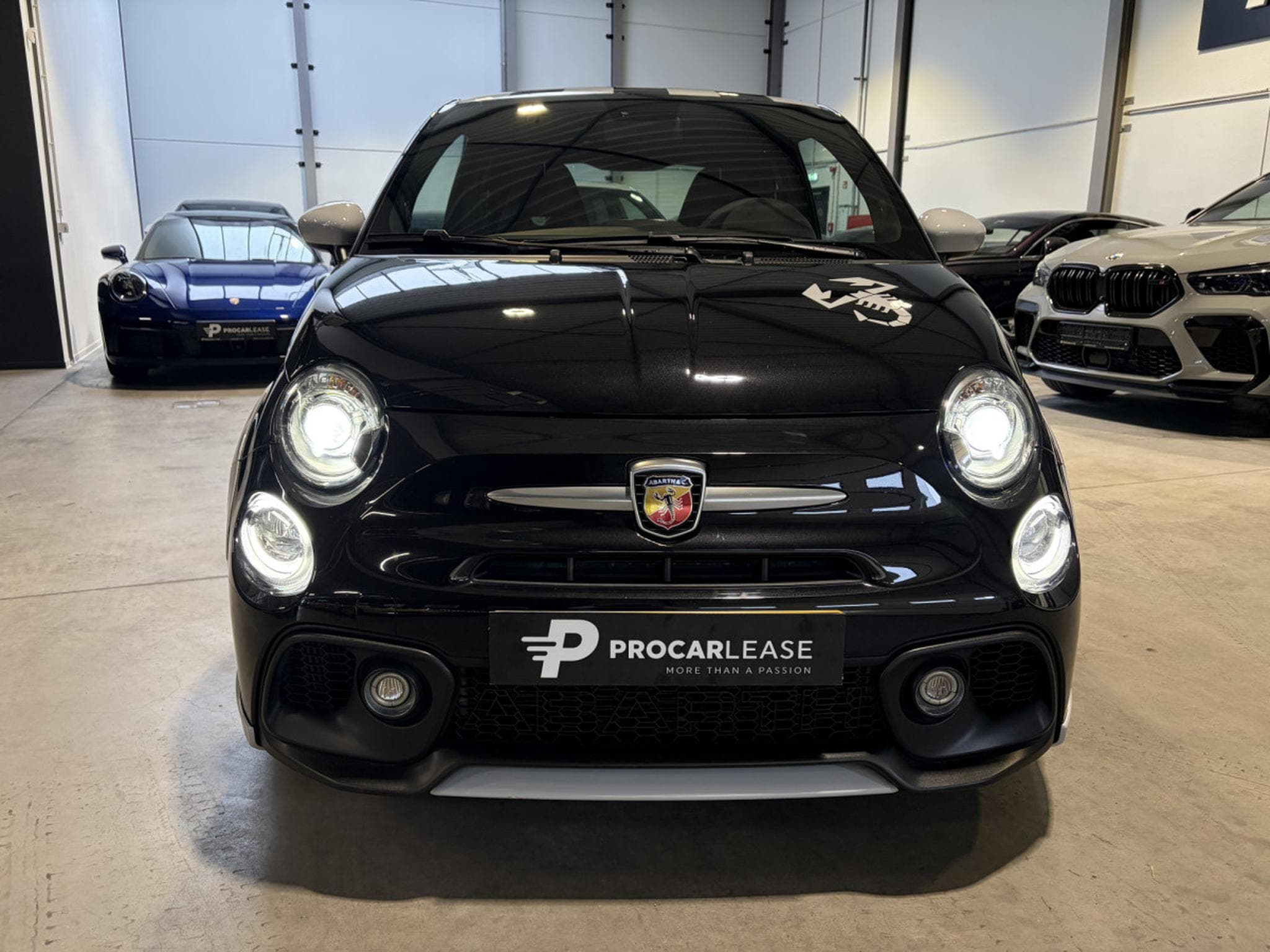 Abarth 695 695 70TH ANNIVERSARY /CARBON/ KONI/ BREMBO/ RECORD MONZAAPPL (2021) - Photo 2