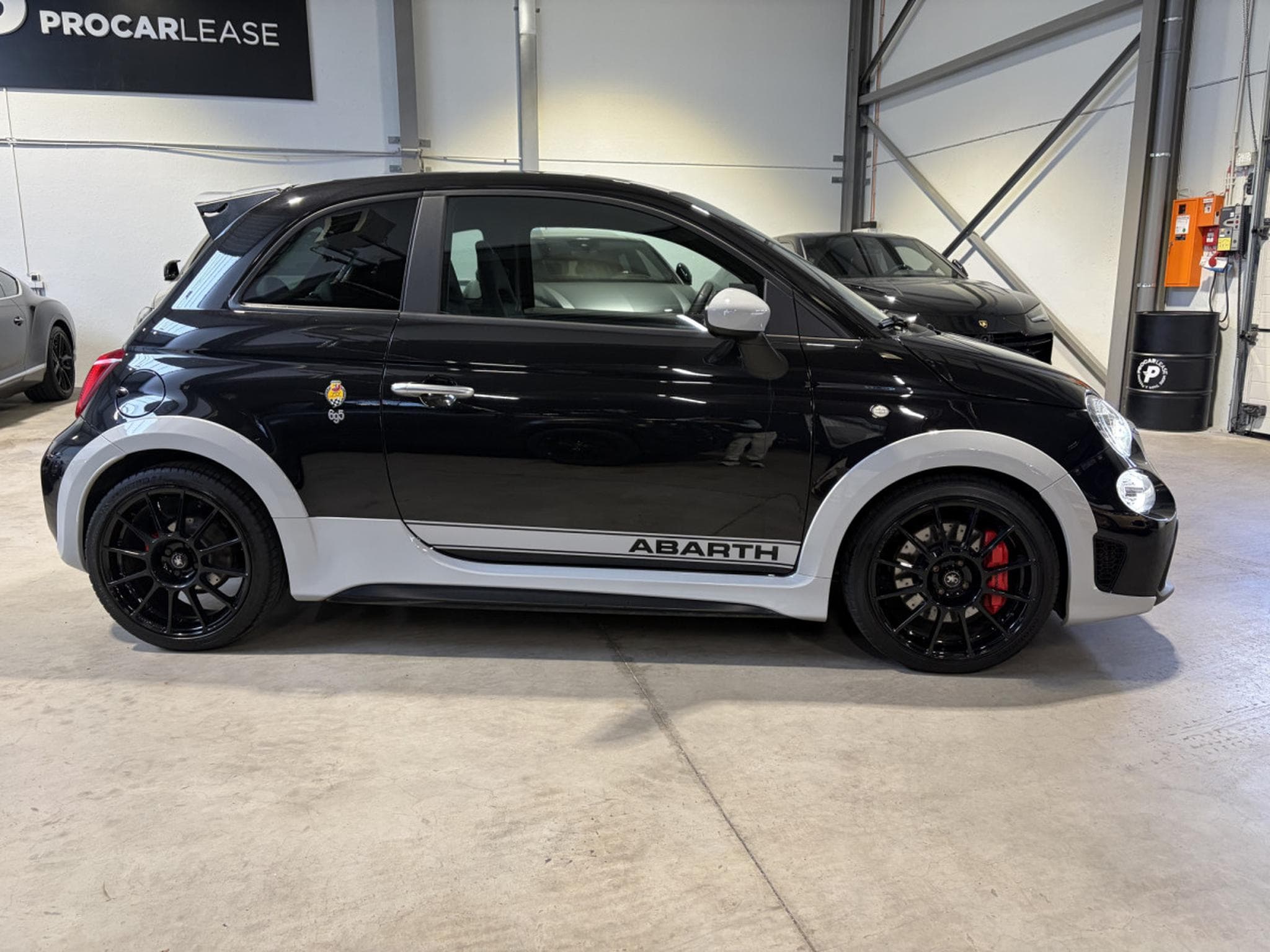 Abarth 695 695 70TH ANNIVERSARY /CARBON/ KONI/ BREMBO/ RECORD MONZAAPPL (2021) - Photo 4
