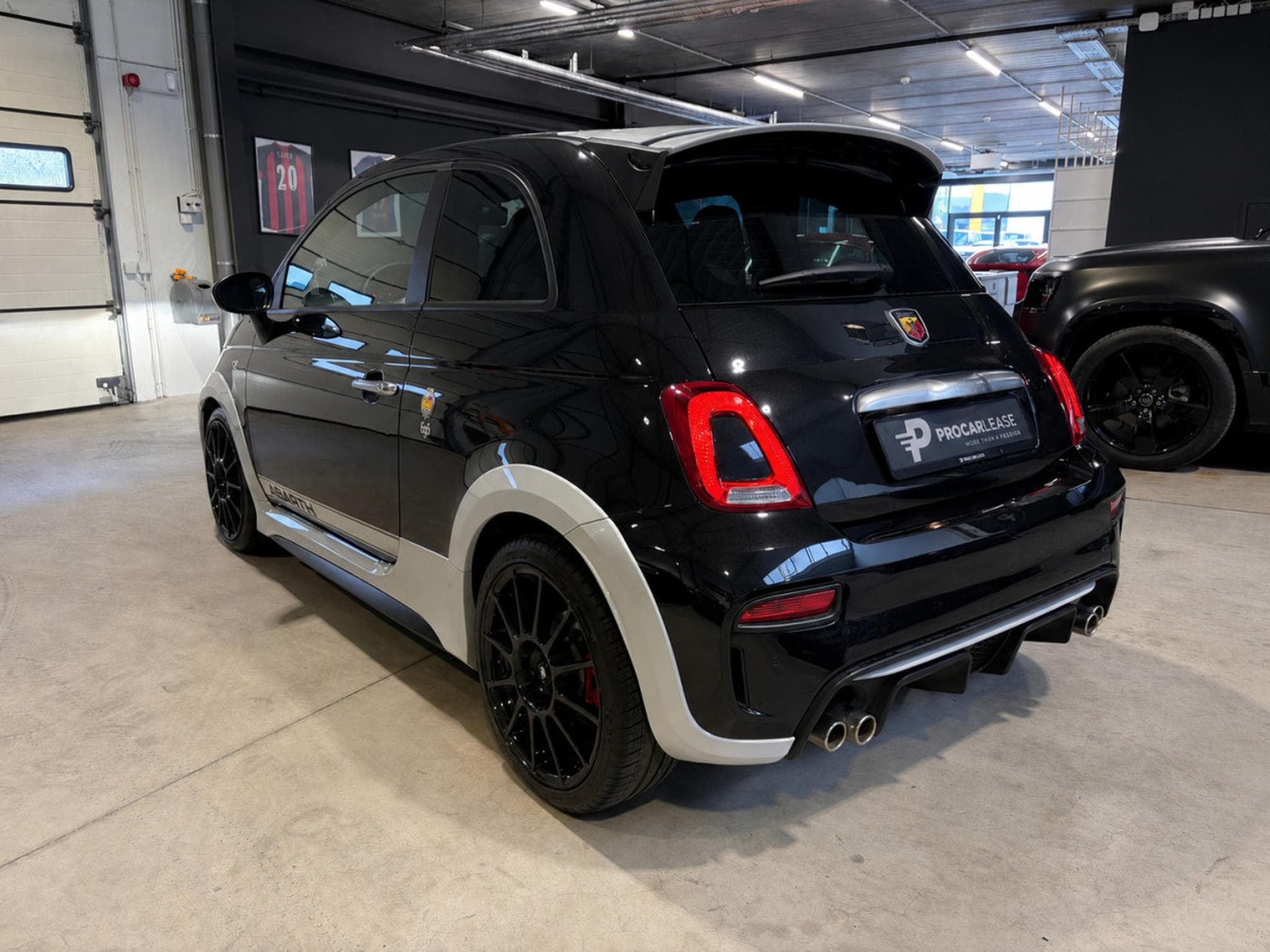 Abarth 695 695 70TH ANNIVERSARY /CARBON/ KONI/ BREMBO/ RECORD MONZAAPPL (2021) - Photo 5