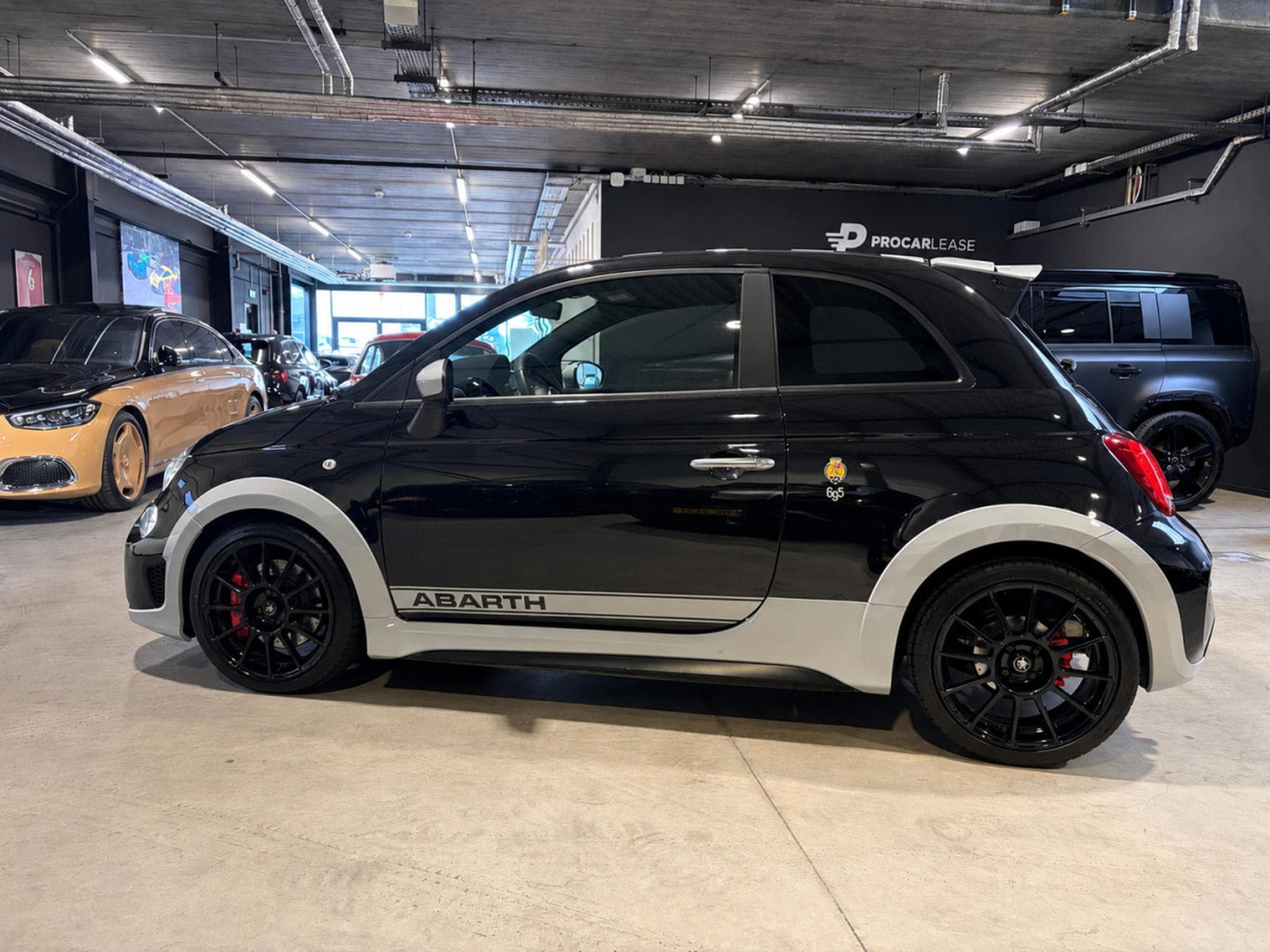 Abarth 695 695 70TH ANNIVERSARY /CARBON/ KONI/ BREMBO/ RECORD MONZAAPPL (2021) - Photo 9