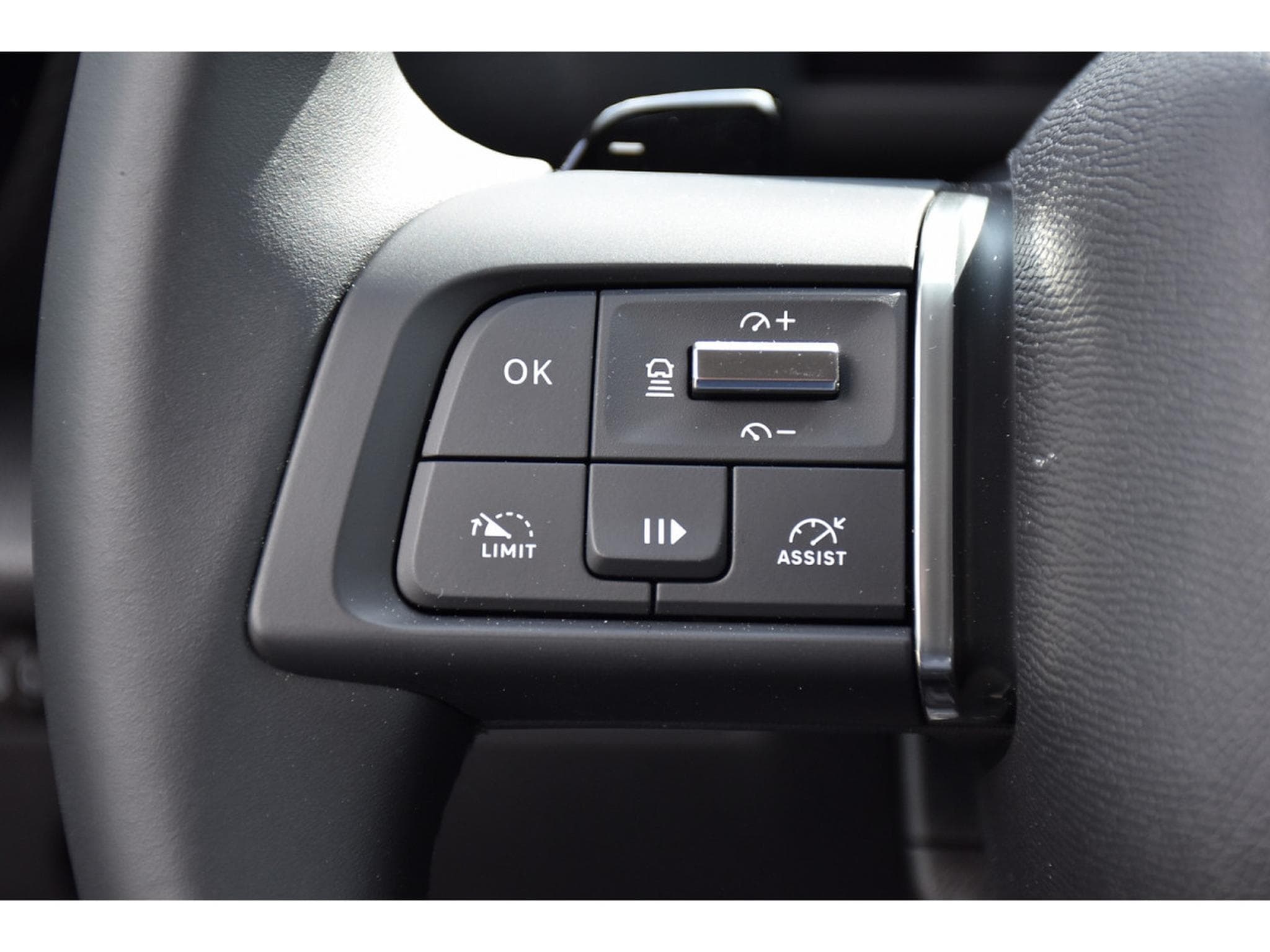 Citroën C4 1.2 MHEV MAX e-DCS6 ACC SIDE LANE HUD CAM360 1° MAIN (2025) - Foto 23