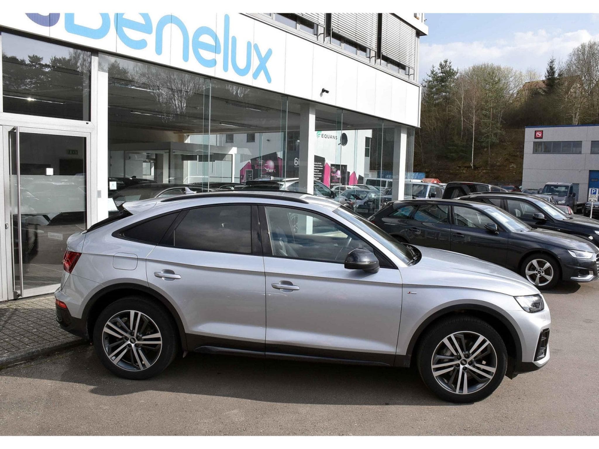 Audi Q5 Sportback 55 TFSIe Quattro S-Line S-Tronic (2021) - Foto 3