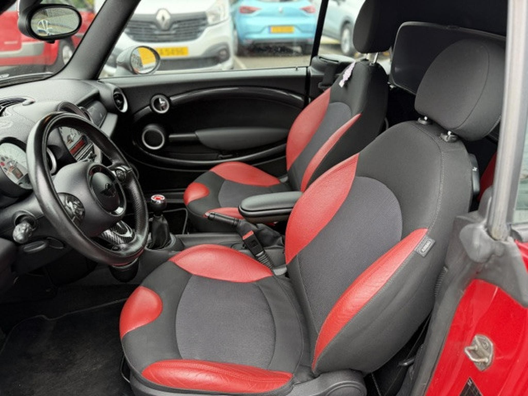 Mini Cooper 16 16V  183PS (2012) - Photo 6