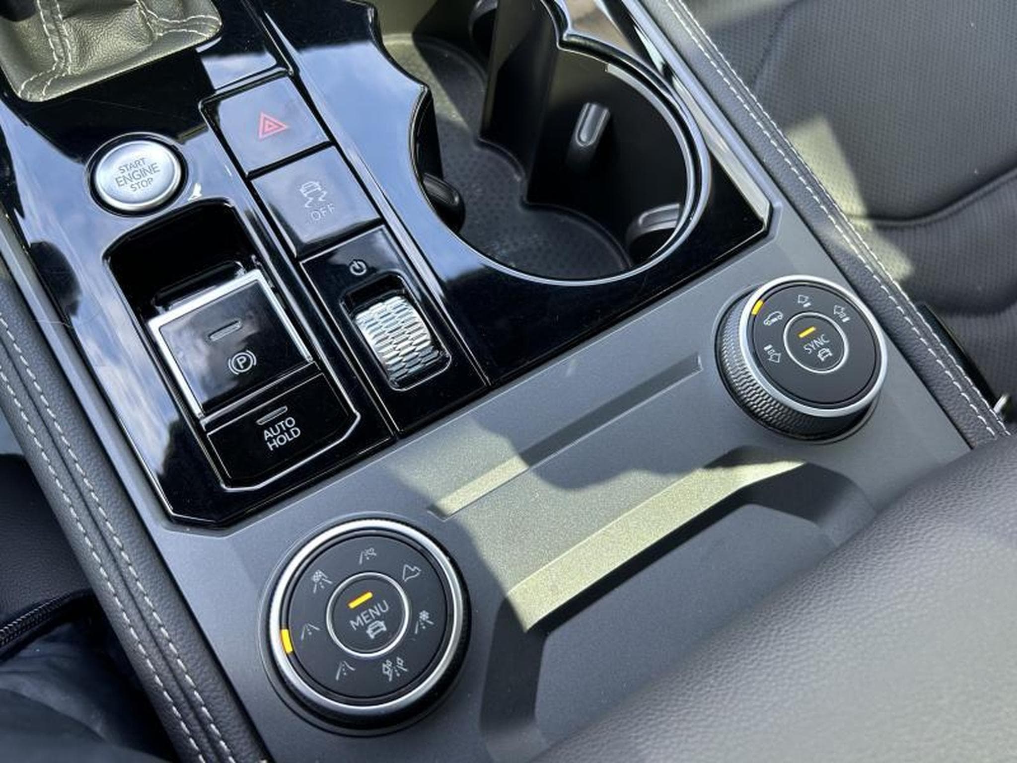 VW Touareg III R-Line (2025) - Photo 12
