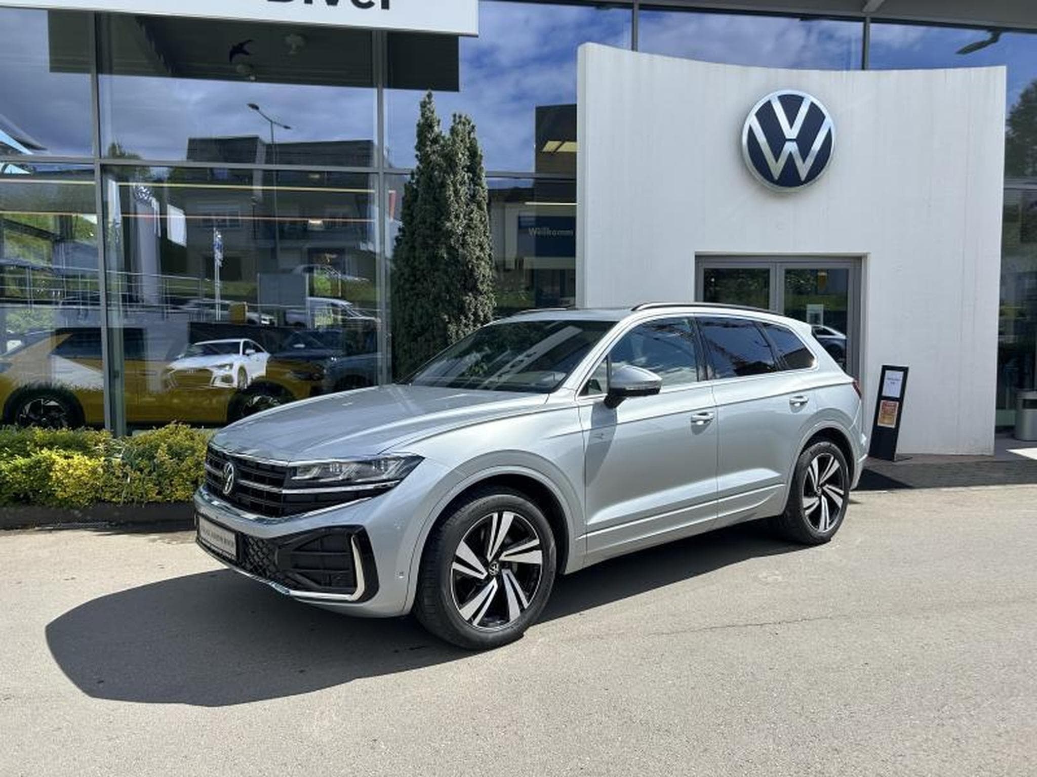 VW Touareg III R-Line (2025) - Photo 2