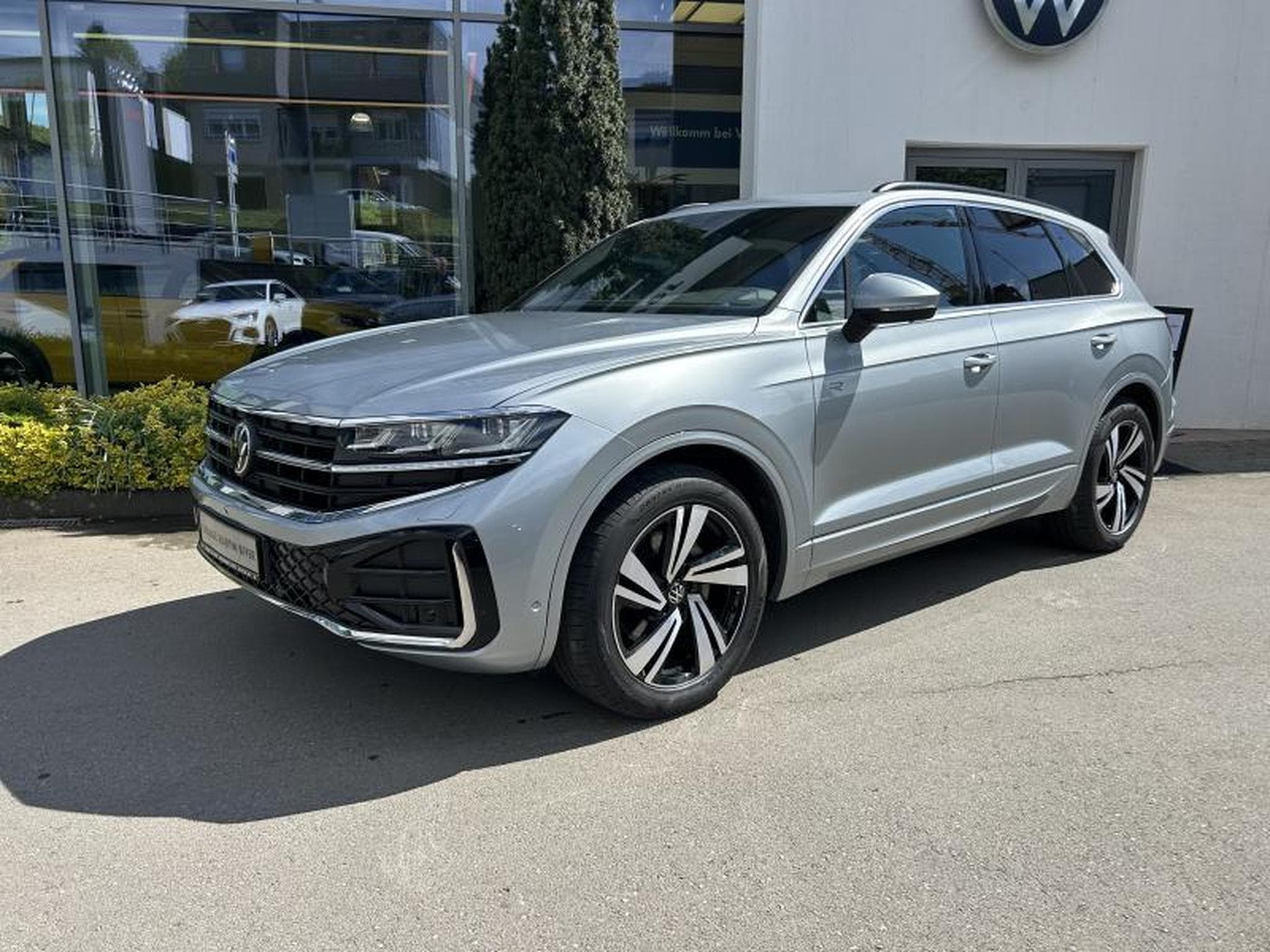 VW Touareg III R-Line (2025) - Photo 3
