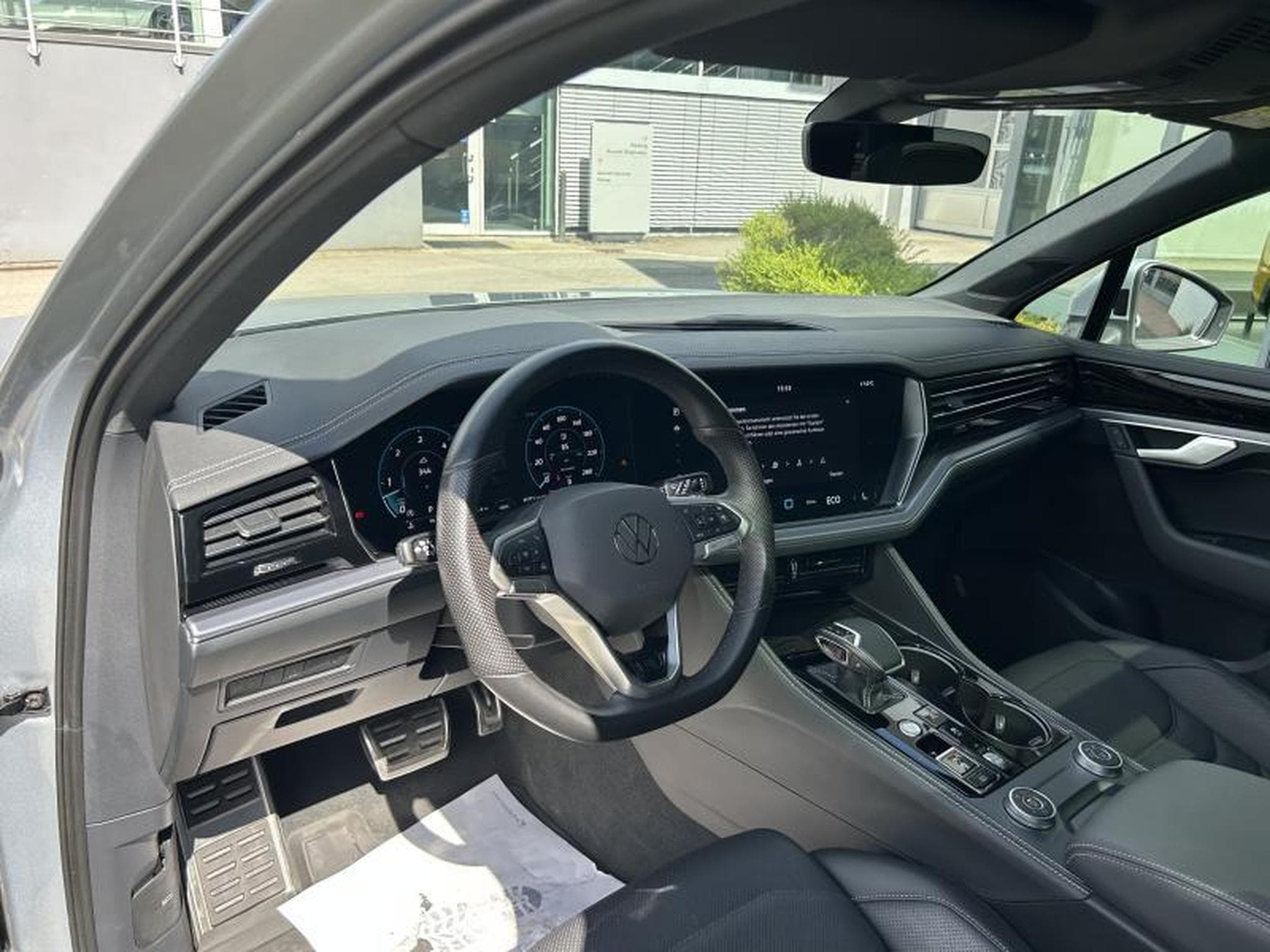 VW Touareg III R-Line (2025) - Photo 7