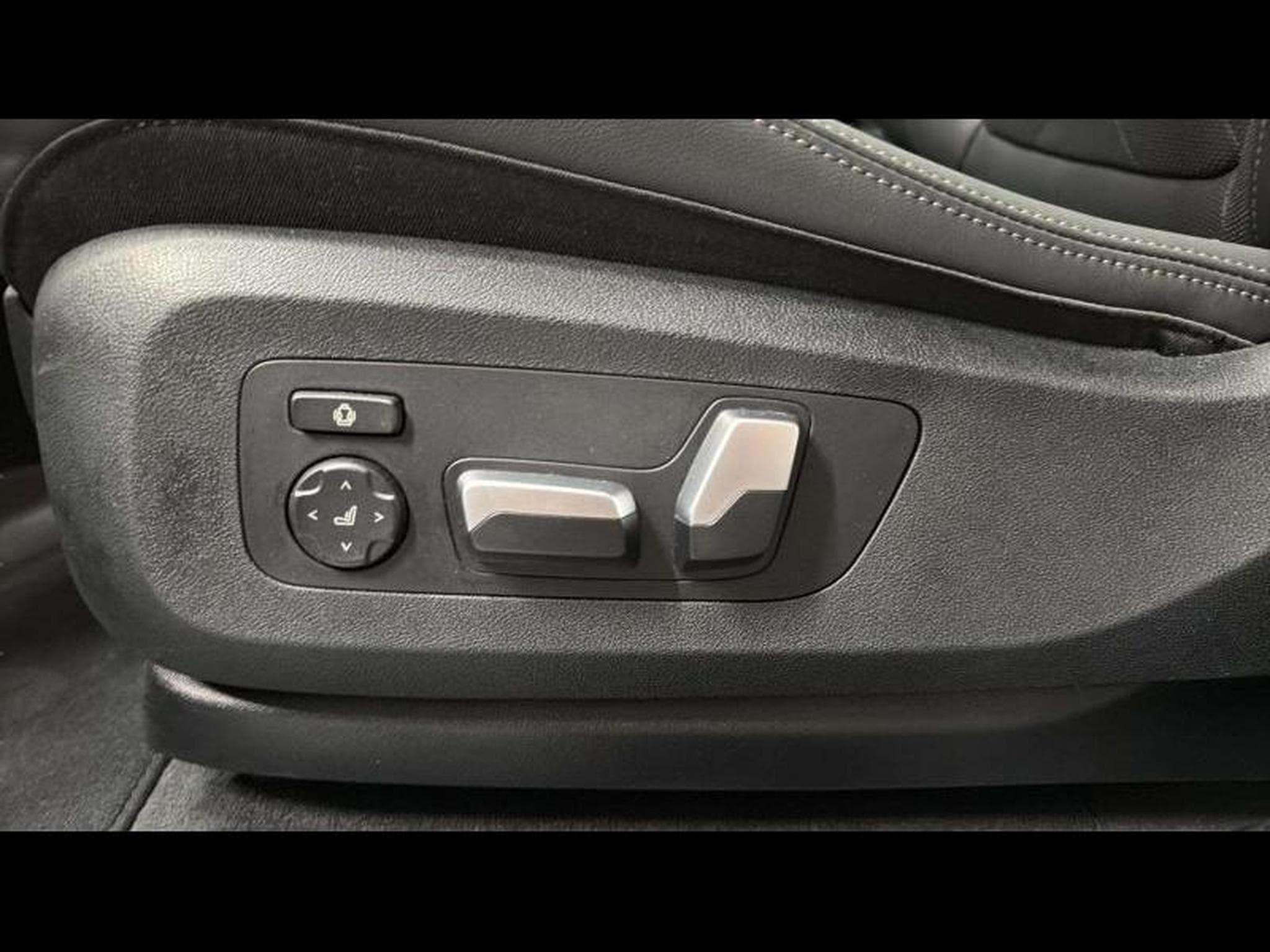 BMW X6 M Sport 40d (2025) - Photo 14