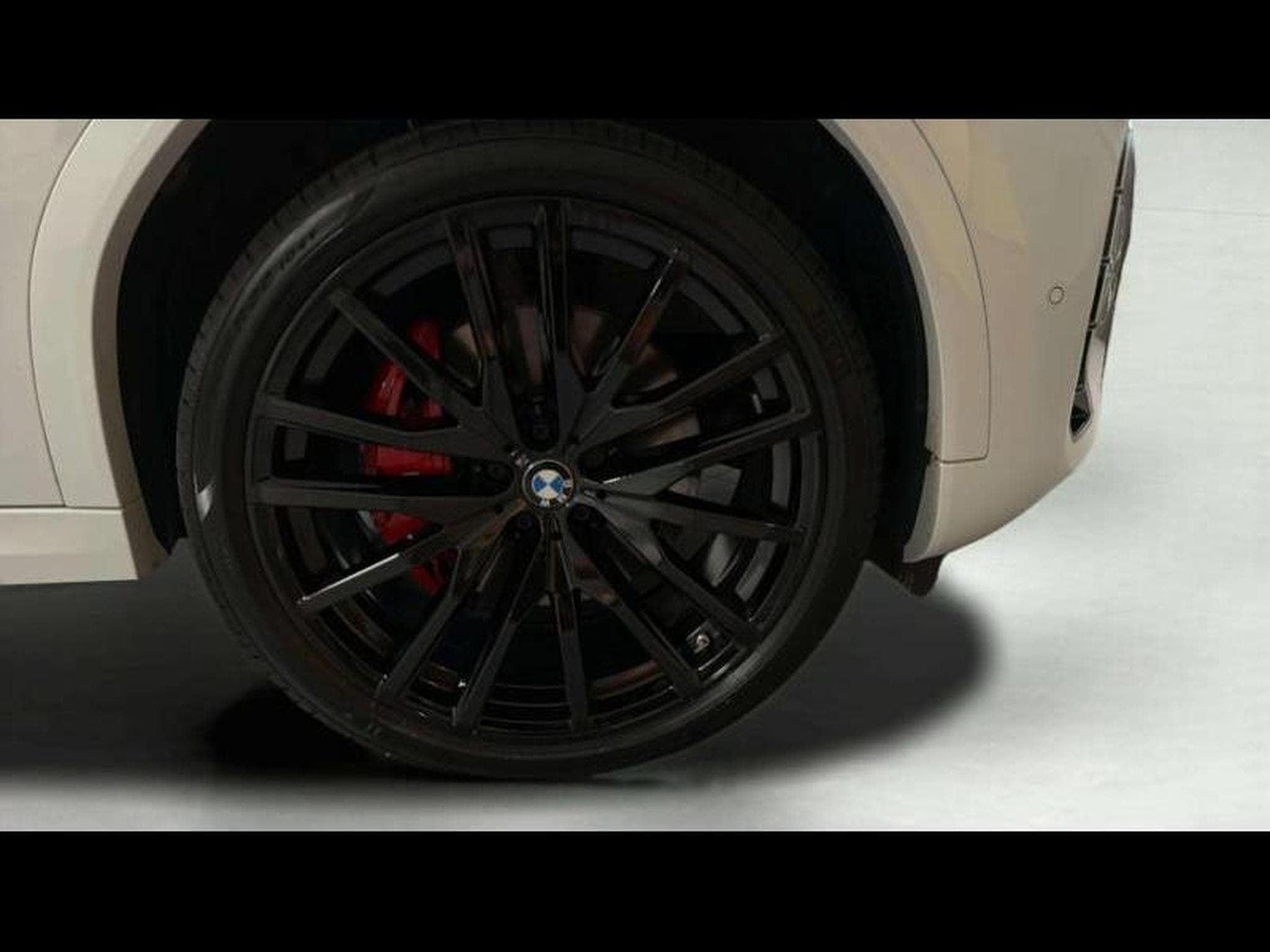 BMW X6 M Sport 40d (2025) - Photo 8