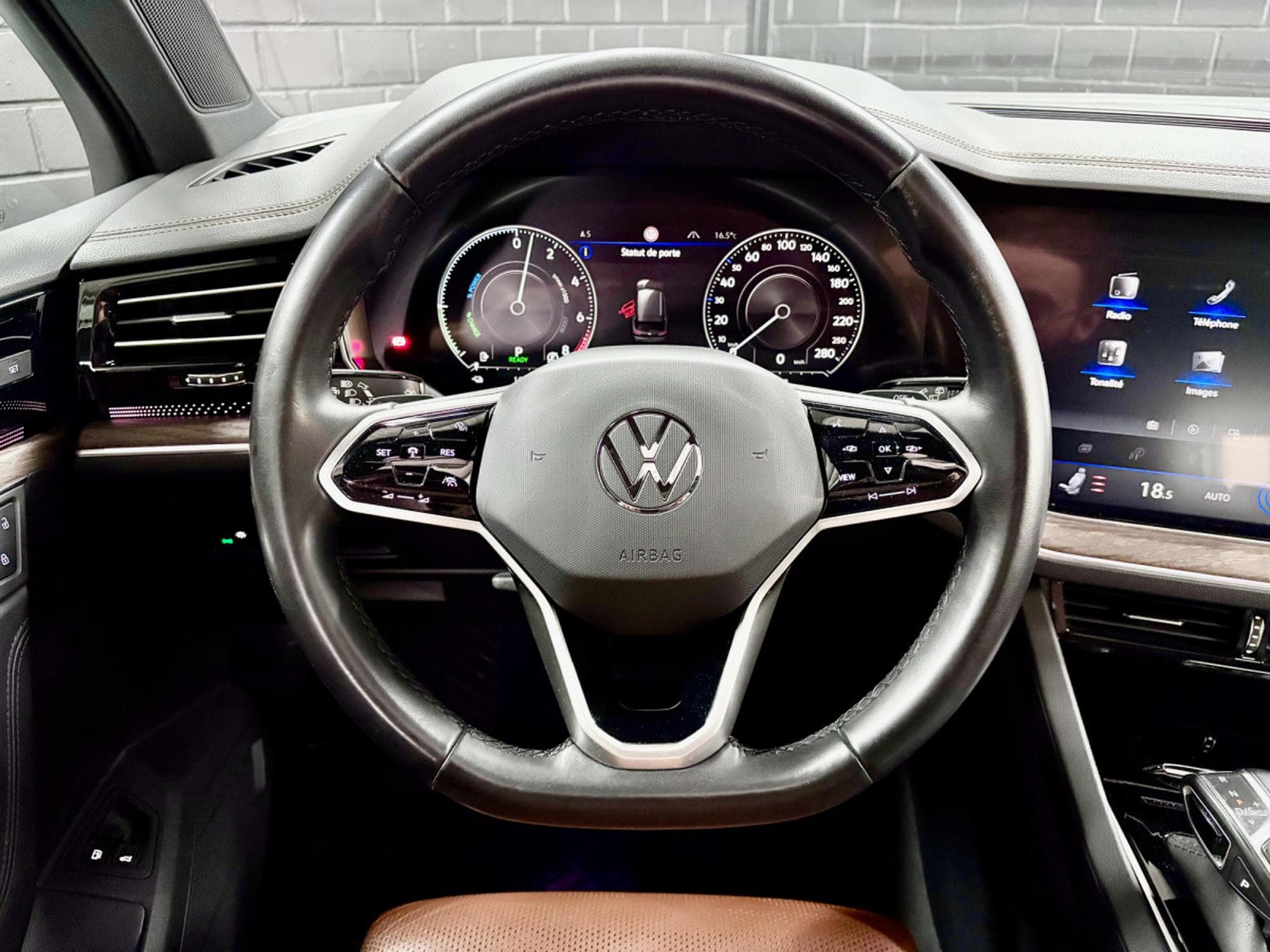 VW Touareg 3.0 TSi V6 PHEV 4MOTION 381 CV  * MATRIX *PANO * CUIR * (2022) - Photo 11