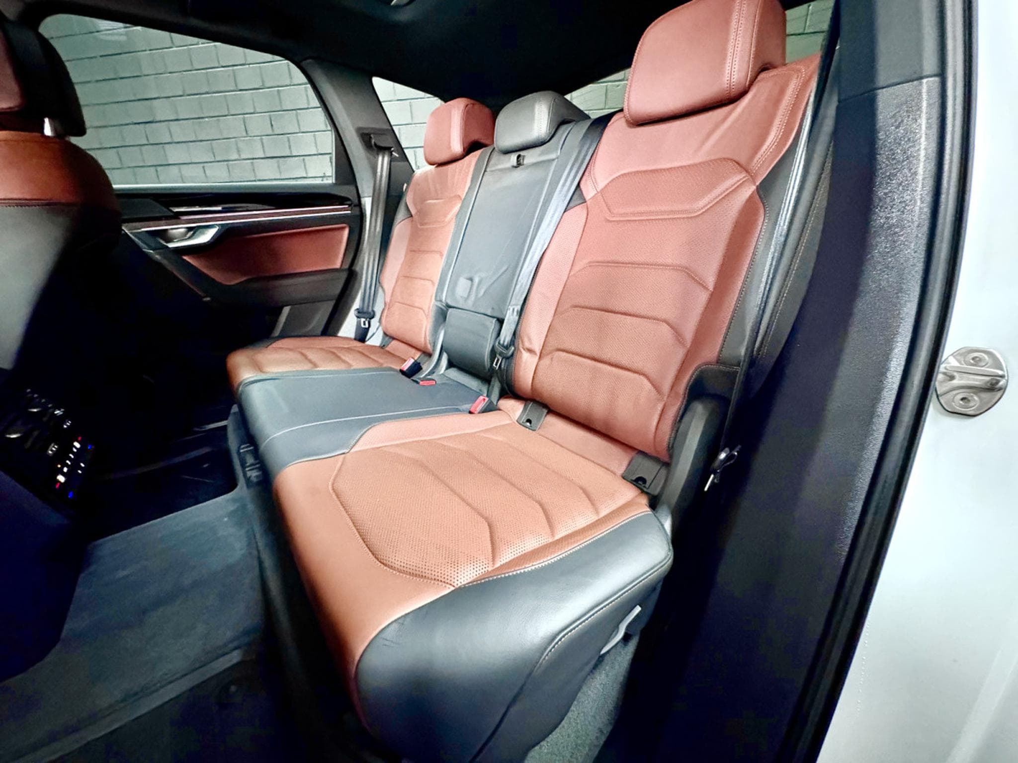 VW Touareg 3.0 TSi V6 PHEV 4MOTION 381 CV  * MATRIX *PANO * CUIR * (2022) - Photo 20