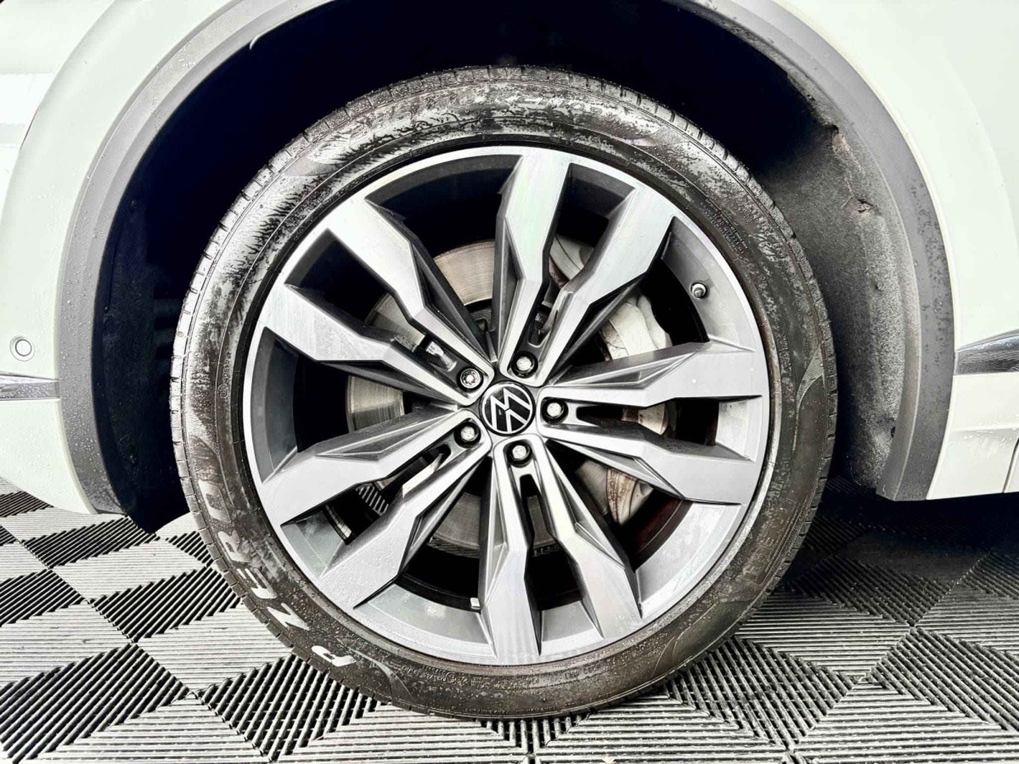 VW Touareg 3.0 TSi V6 PHEV 4MOTION 381 CV  * MATRIX *PANO * CUIR * (2022) - Photo 25