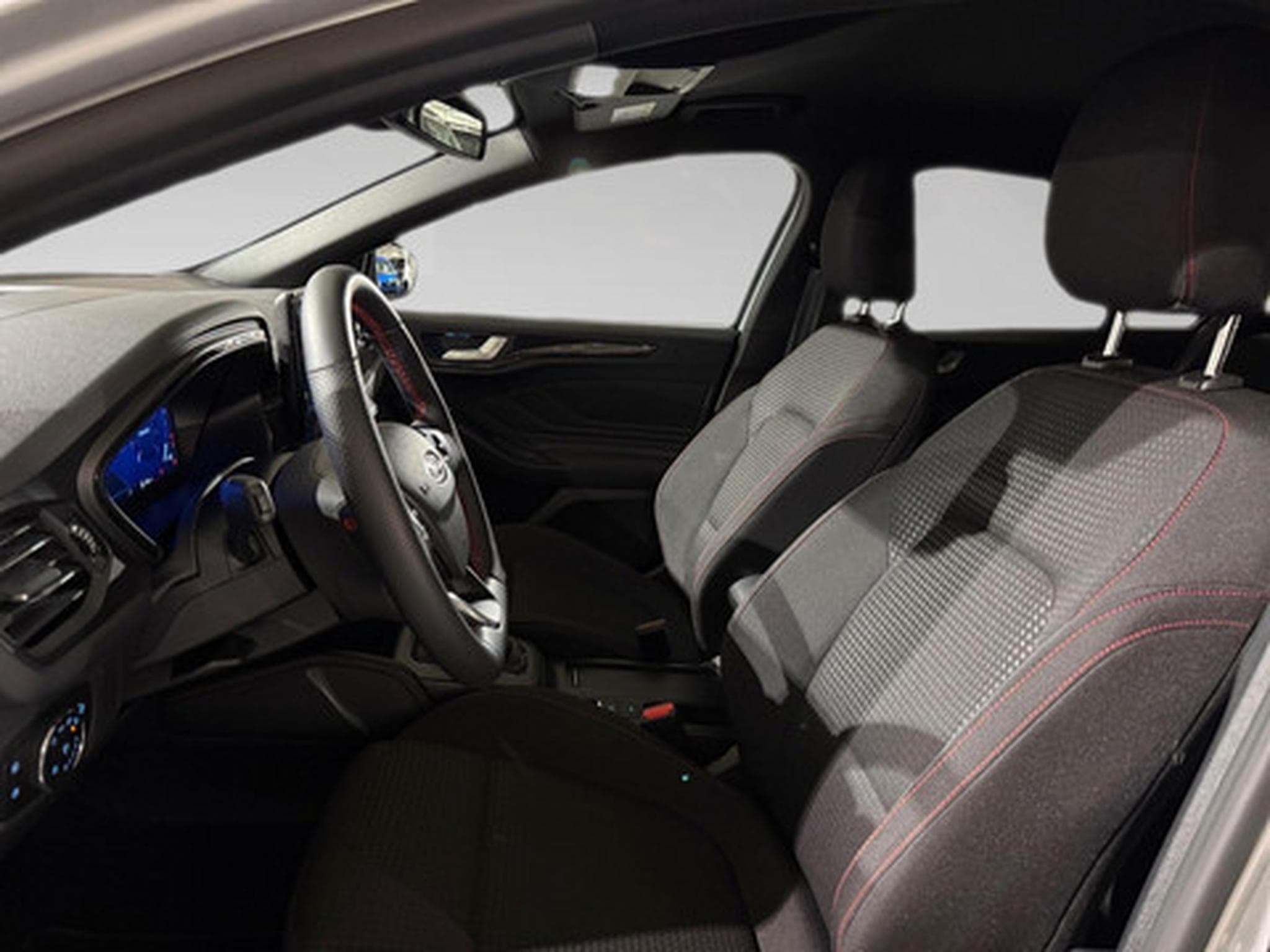 Ford Focus Clipper 1.0i EcoBoost MHEV 92kW ST-Line X (2023) - Foto 3
