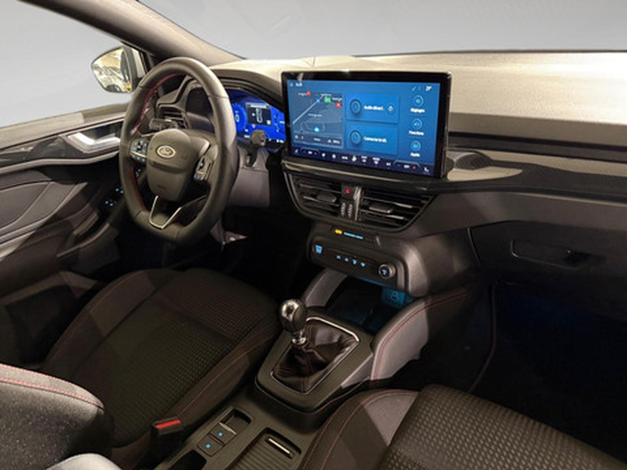 Ford Focus Clipper 1.0i EcoBoost MHEV 92kW ST-Line X (2023) - Foto 6