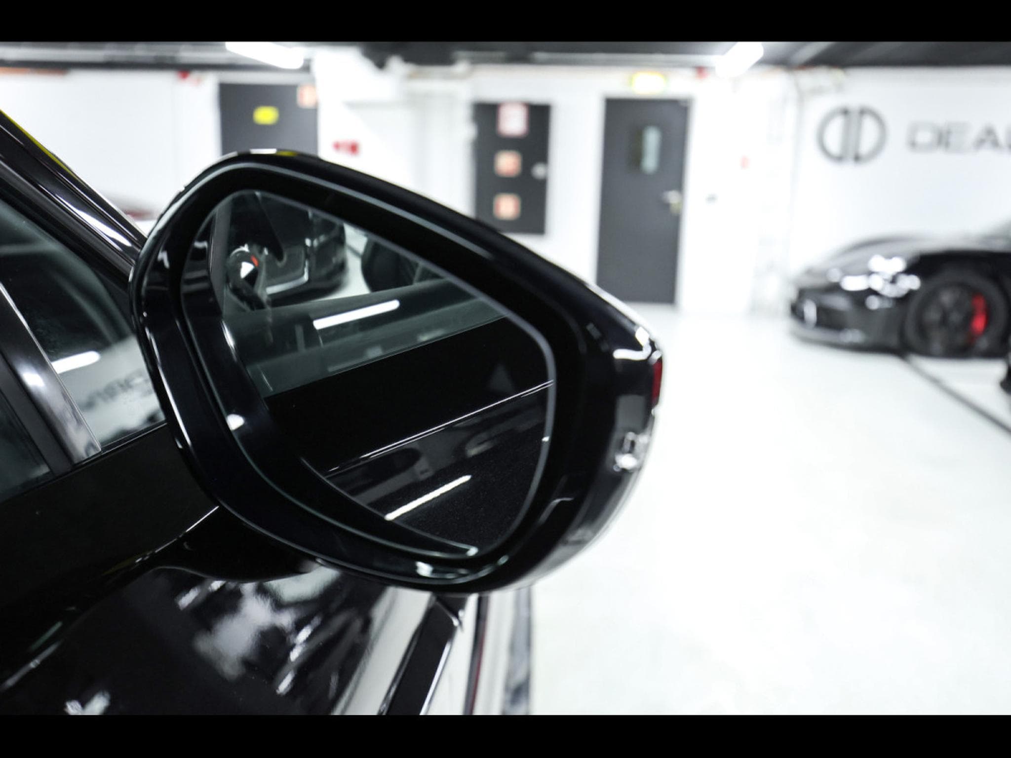 Aston-Martin DBX 707 4.0 V8 - ONYX BLACK METALLIC (2023) - Photo 18