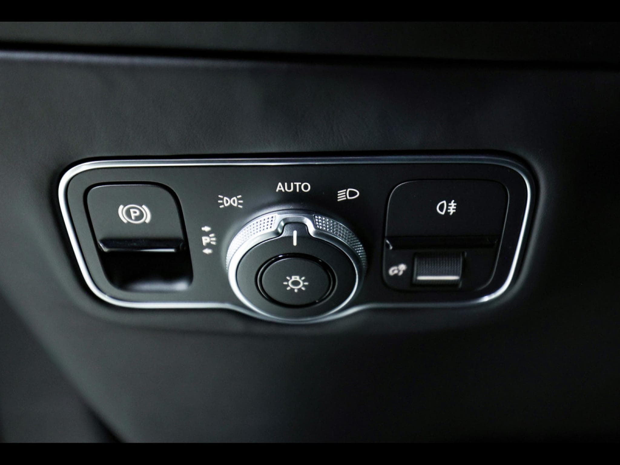 Aston-Martin DBX 707 4.0 V8 - ONYX BLACK METALLIC (2023) - Photo 20
