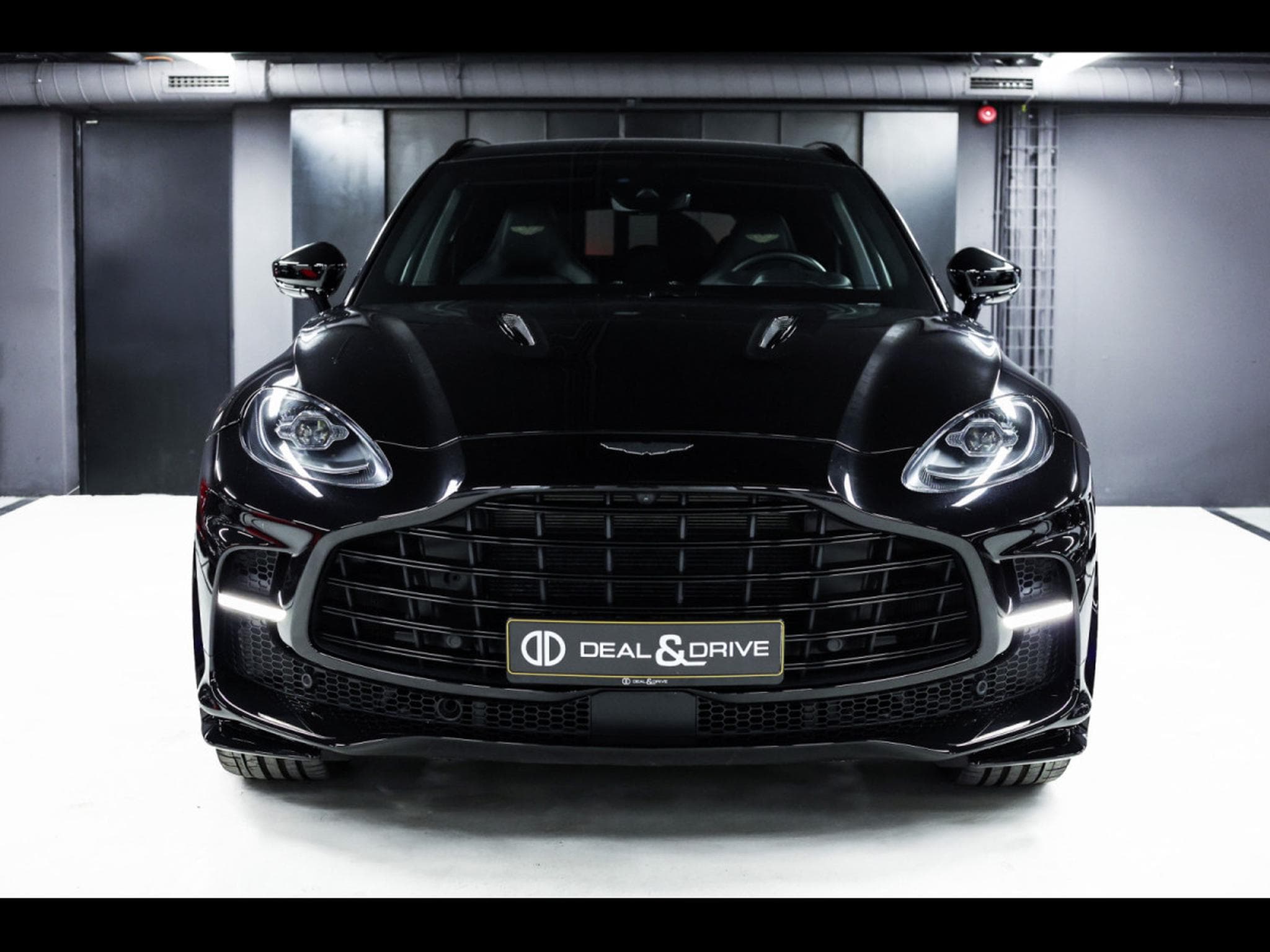 Aston-Martin DBX 707 4.0 V8 - ONYX BLACK METALLIC (2023) - Photo 5