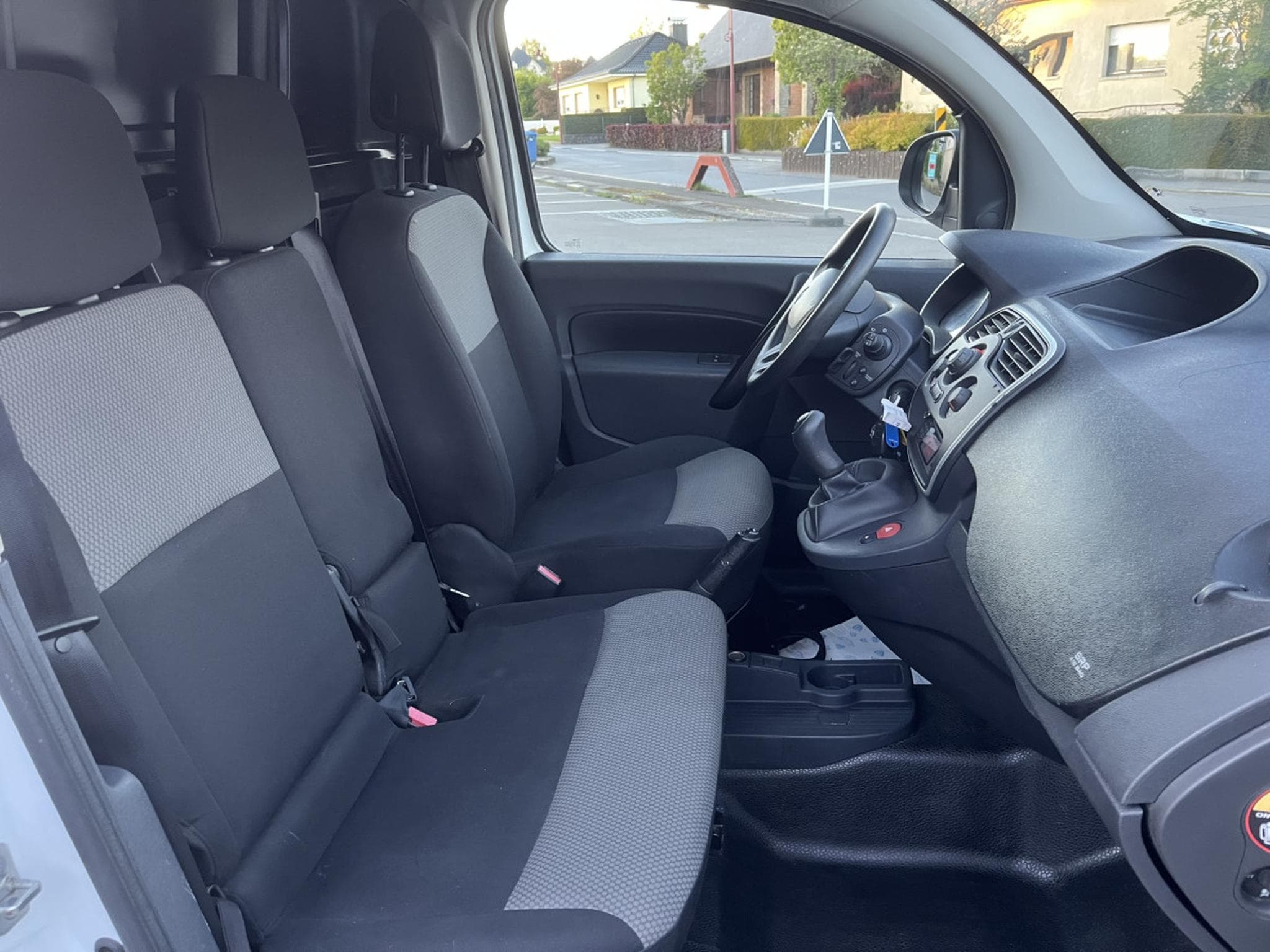 Renault Kangoo 1.5dci Kangoo Clim PDC 3 places (2018) - Photo 11