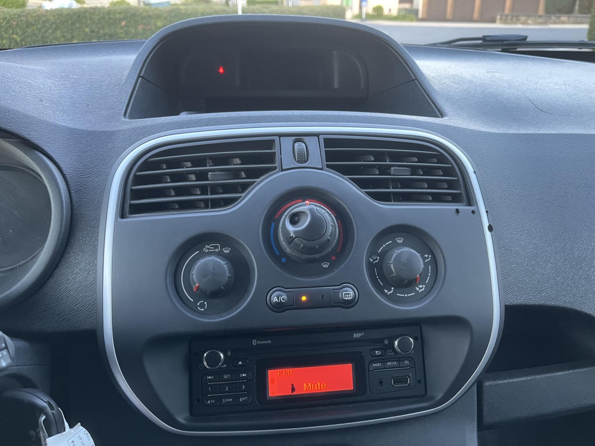 Renault Kangoo 1.5dci Kangoo Clim PDC 3 places (2018) - Photo 13