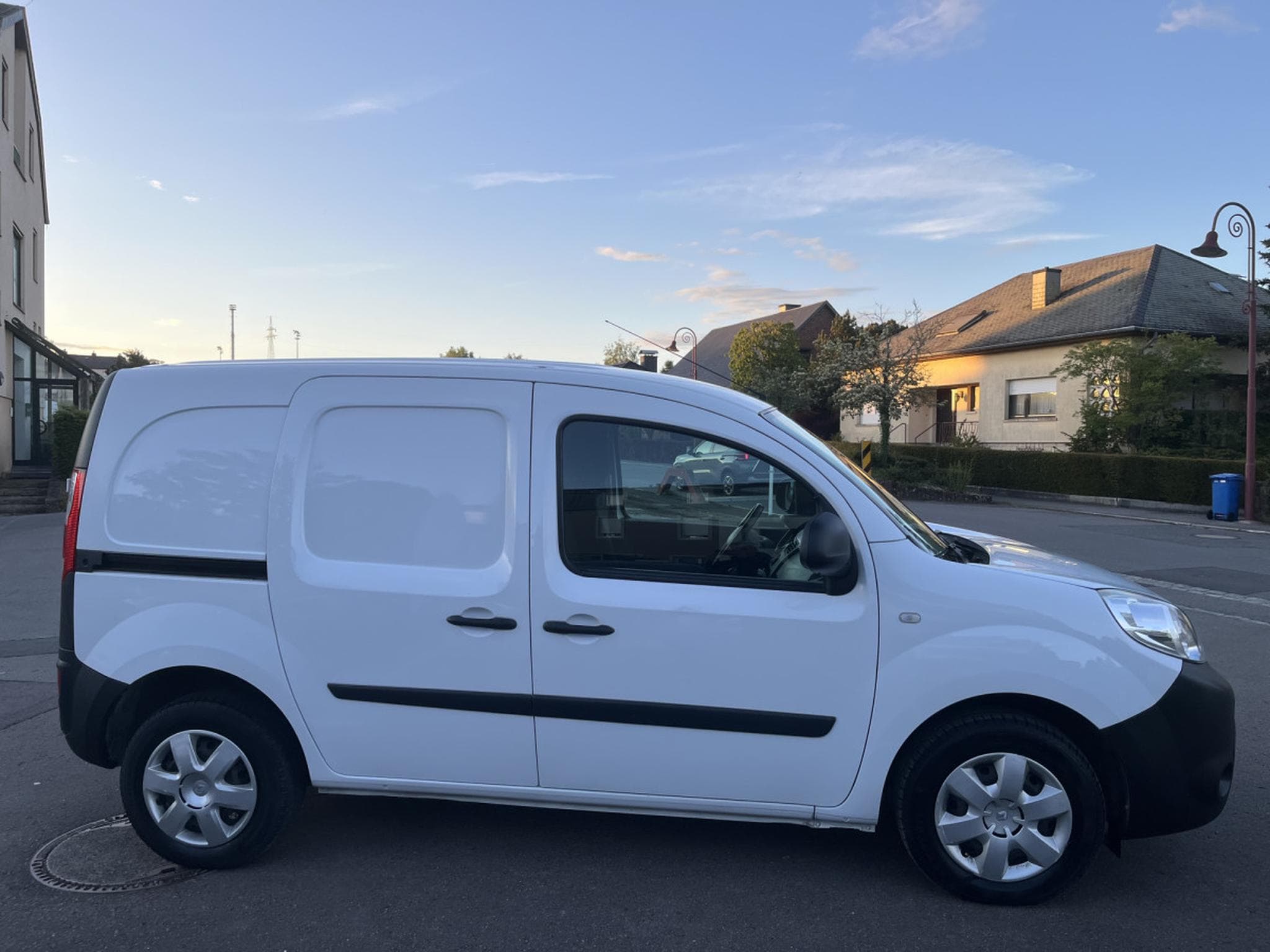 Renault Kangoo 1.5dci Kangoo Clim PDC 3 places (2018) - Photo 4