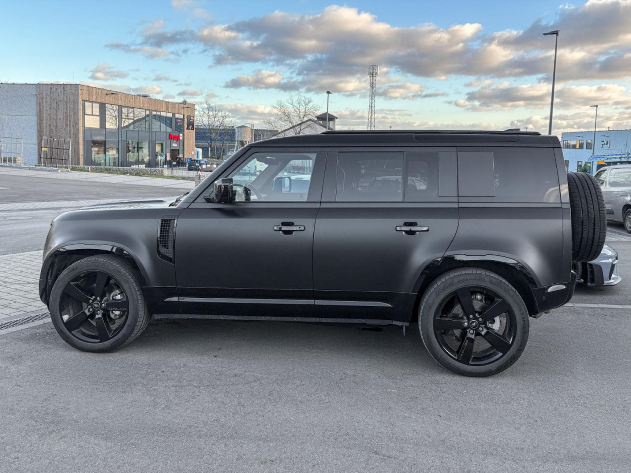 Land-Rover Defender DEFENDER 110 D250X-DYNAMIC SE AWD MY25 (2025) - Foto 24