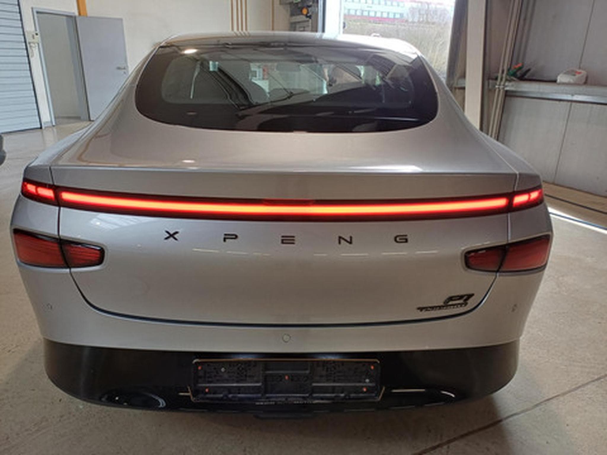 Xpeng P7 BEV 86KWH Long Range RWD (2025) - Photo 6