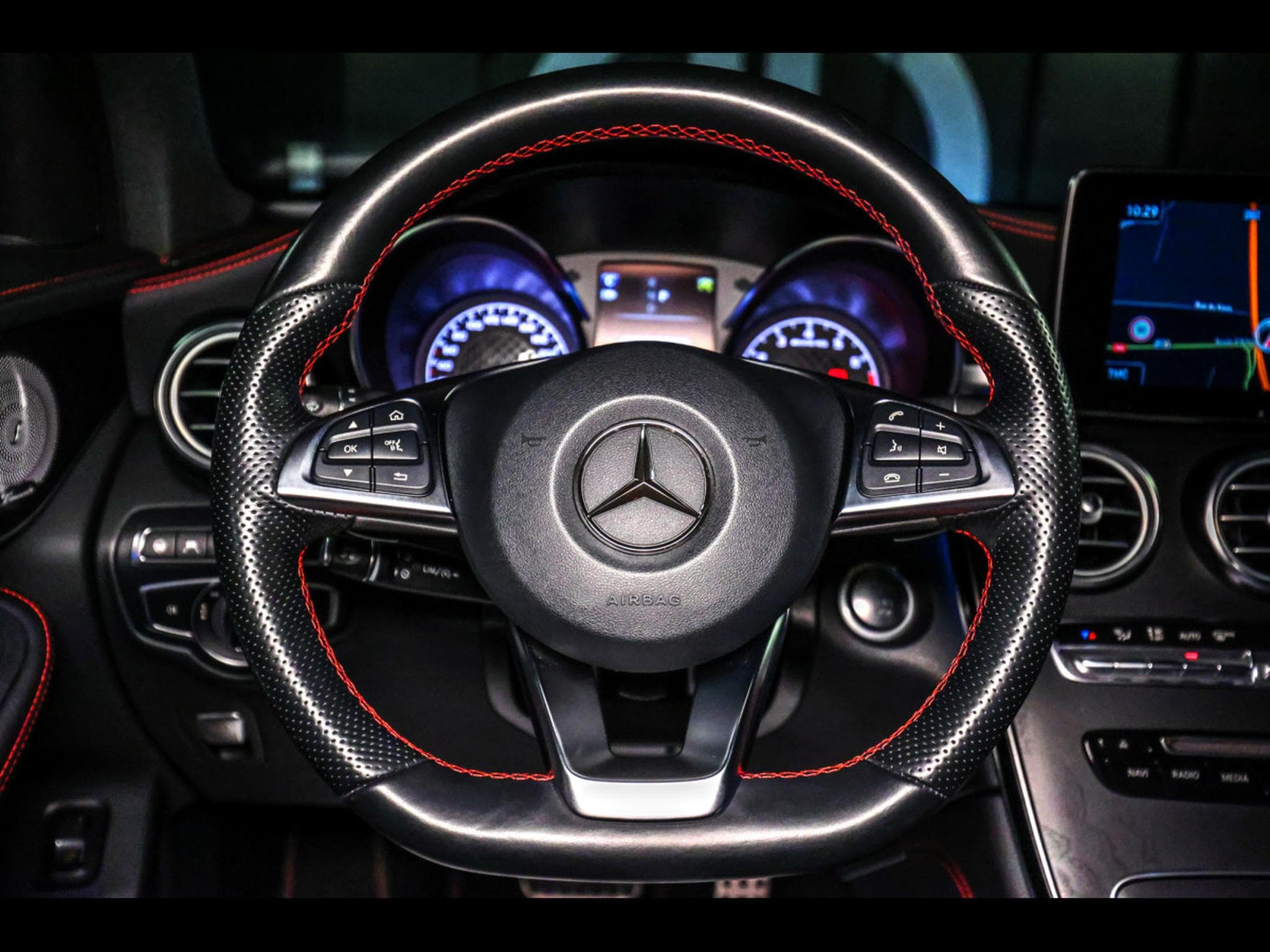 Mercedes GLC 43 AMG 4MATIC BVM9 – PACK NIGHT - CAVANSITBLAU MEATALLIC (2018) - Foto 11
