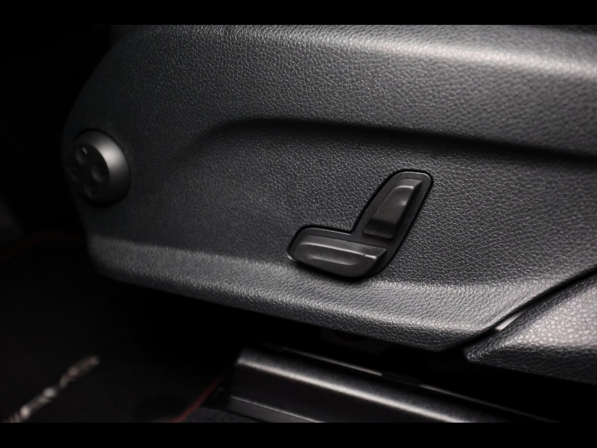 Mercedes GLC 43 AMG 4MATIC BVM9 – PACK NIGHT - CAVANSITBLAU MEATALLIC (2018) - Foto 19