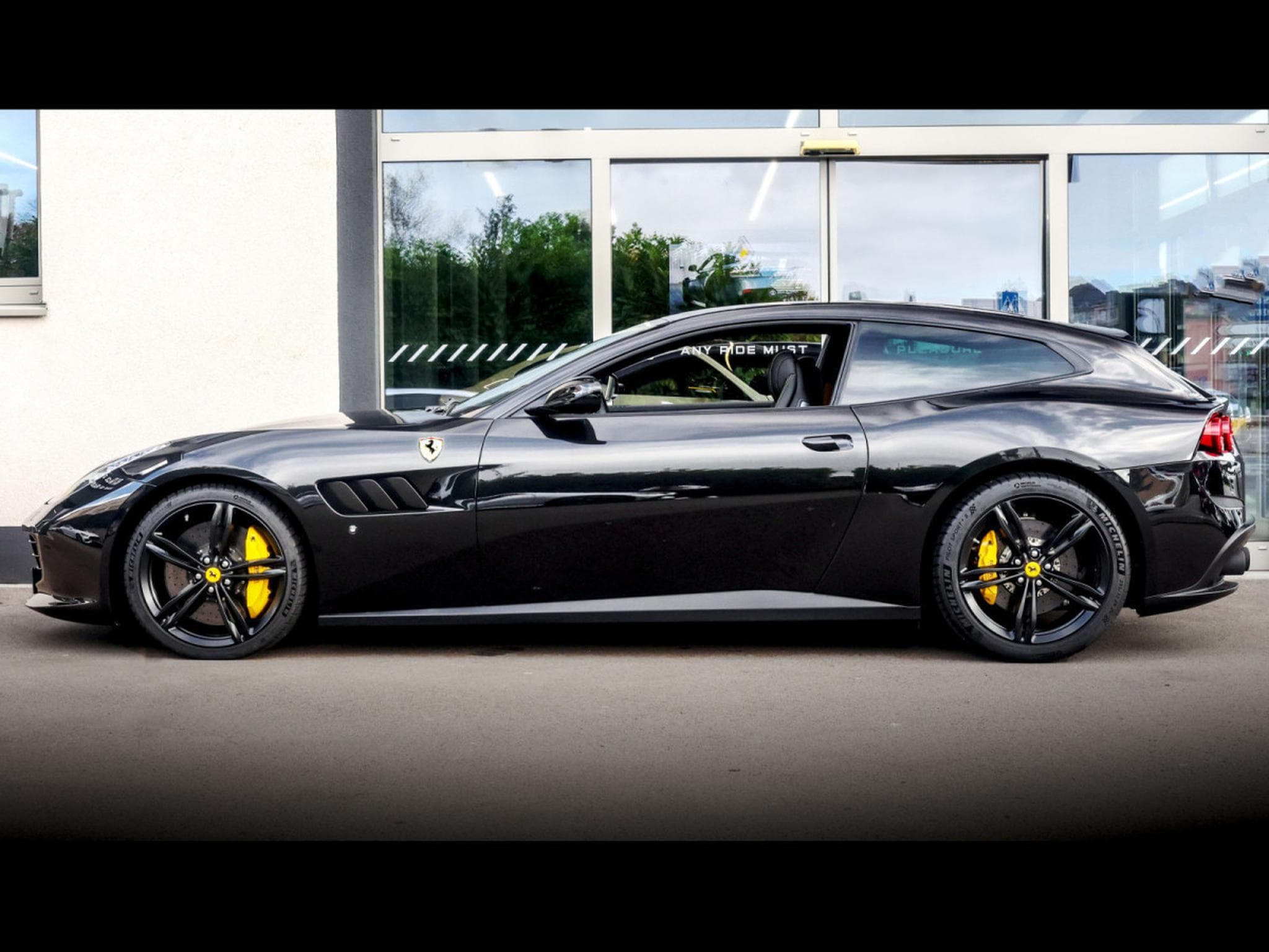 Ferrari GTC4 Lusso 6.3 V12 (690 CH) - NERO DAYTONA - IMMAT FR. - PPF - NEW FERR (2018) - Foto 2