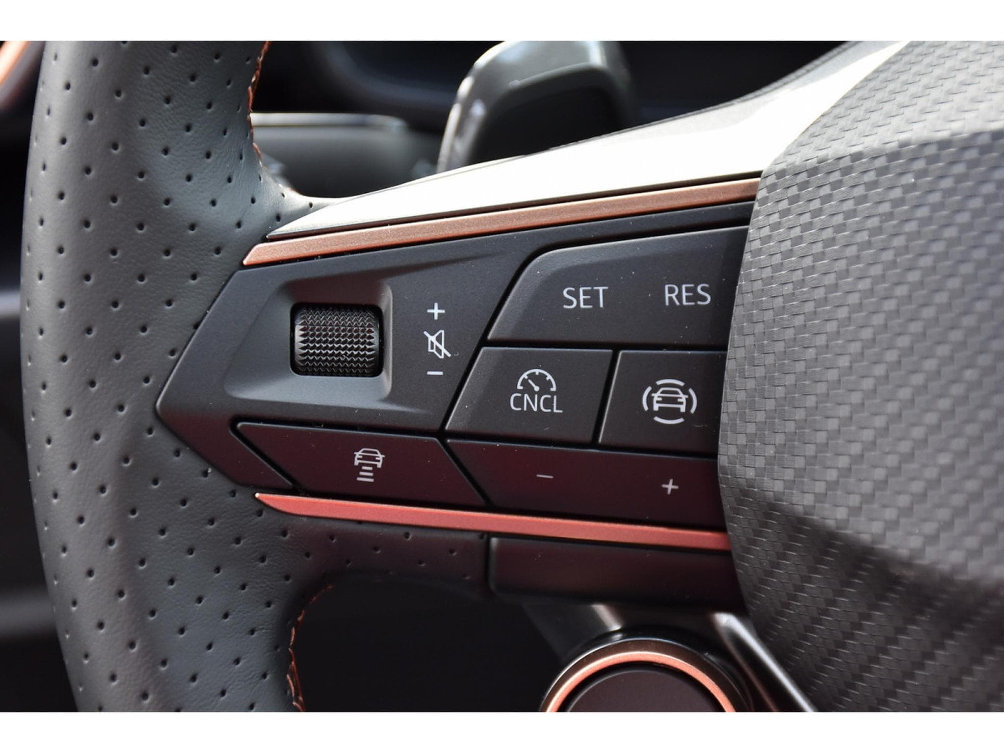Cupra Leon ST 1.5 eTSI DSG ACC LANE CAM SG CHFF NEUVE (2026) - Photo 22