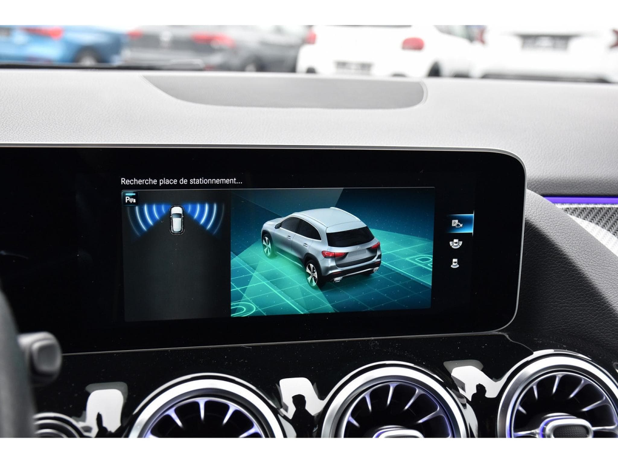 Mercedes GLA 200 CDI AMG Line 8G-Tronic GPS LANE SIDE CAM KEYLESS 1° MAIN (2021) - Photo 14