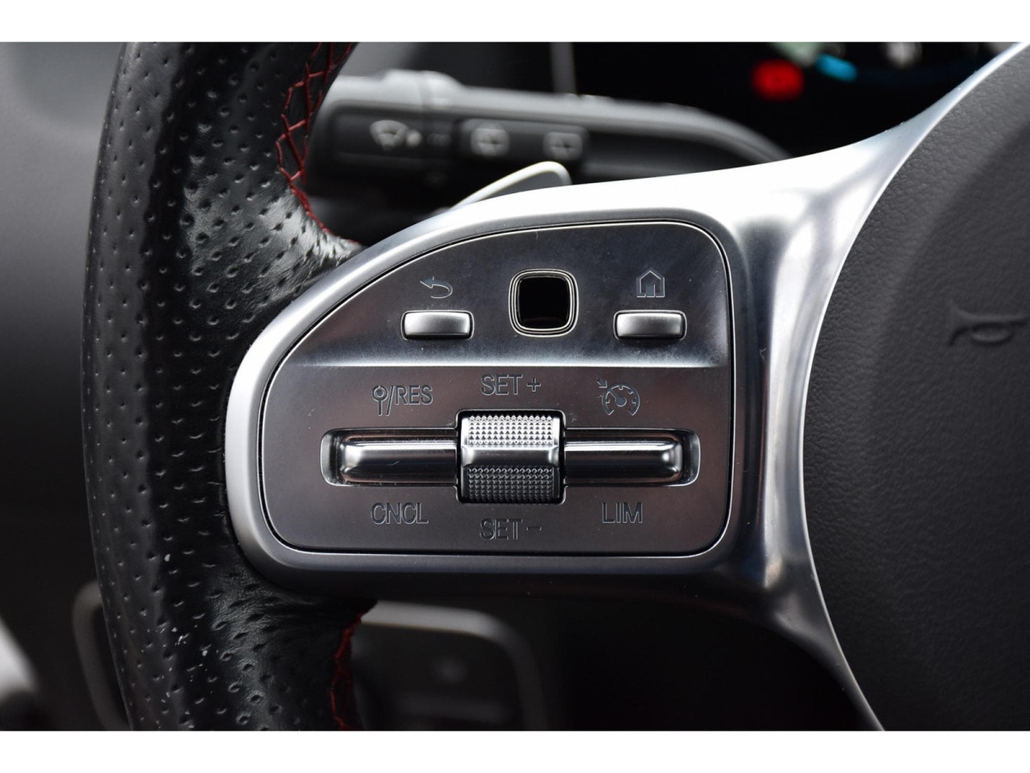 Mercedes GLA 200 CDI AMG Line 8G-Tronic GPS LANE SIDE CAM KEYLESS 1° MAIN (2021) - Photo 18