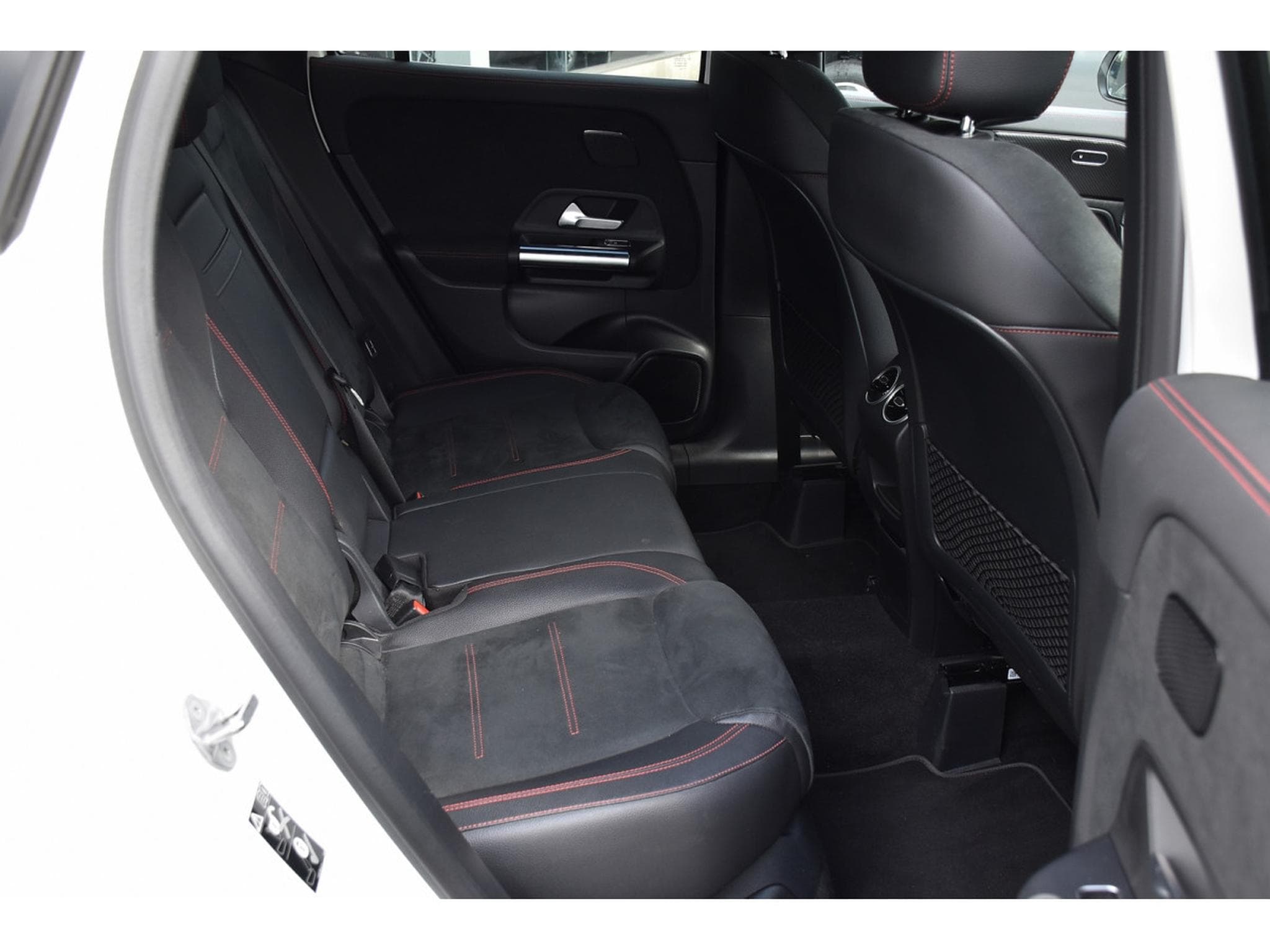 Mercedes GLA 200 CDI AMG Line 8G-Tronic GPS LANE SIDE CAM KEYLESS 1° MAIN (2021) - Photo 8