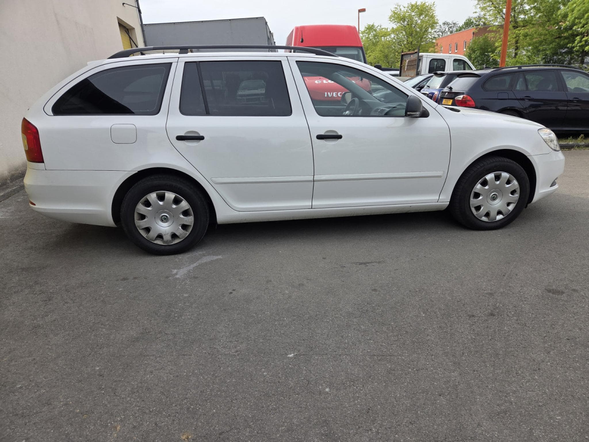 Skoda Octavia Combi 1.6 Tdi 105 CV Garantie 12 Mois (2011) - Photo 5