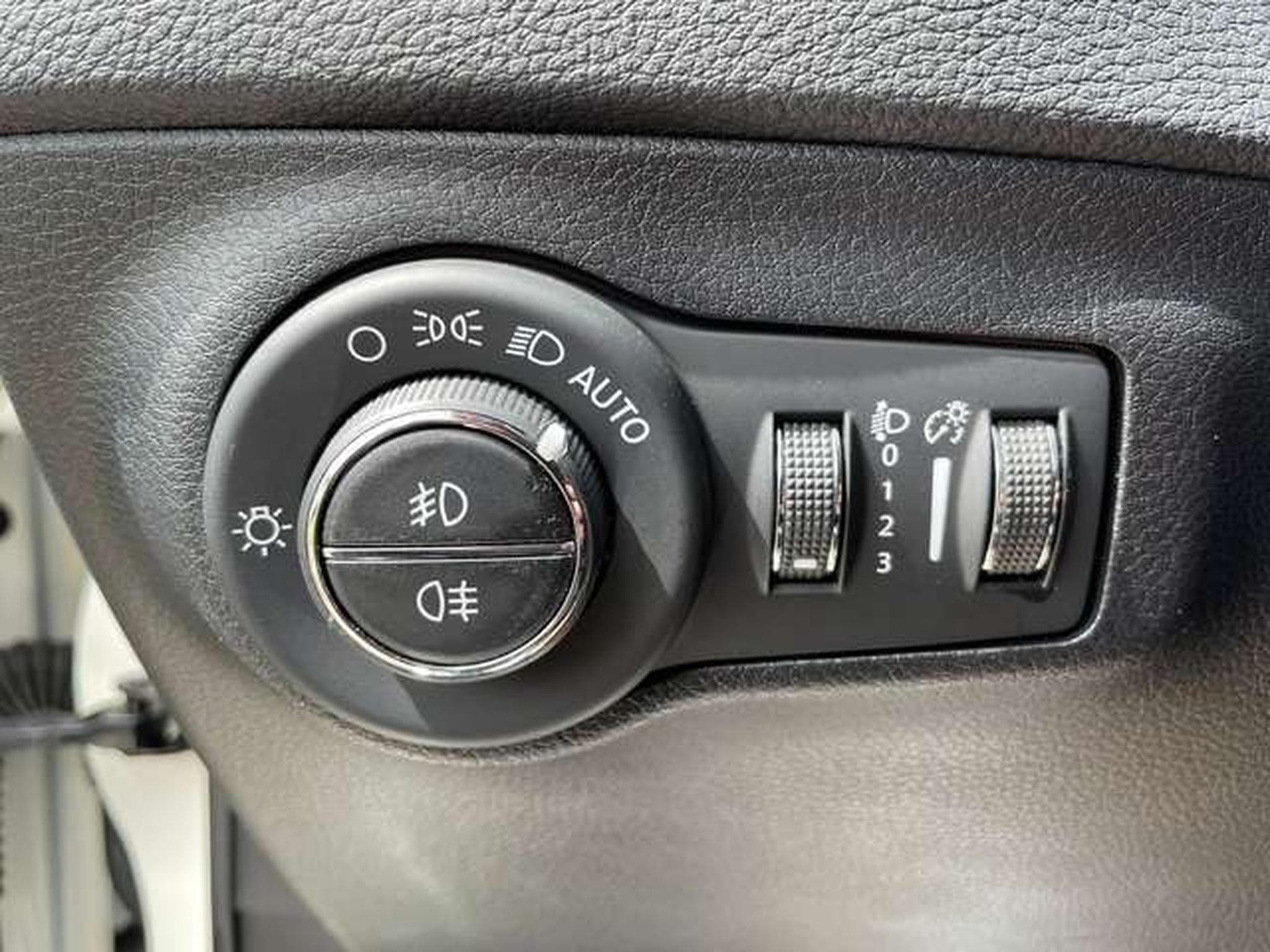 Jeep Compass 4x4 Auto Limited JUSQU'A 48 MOIS DE GARANTIE (2019) - Foto 11