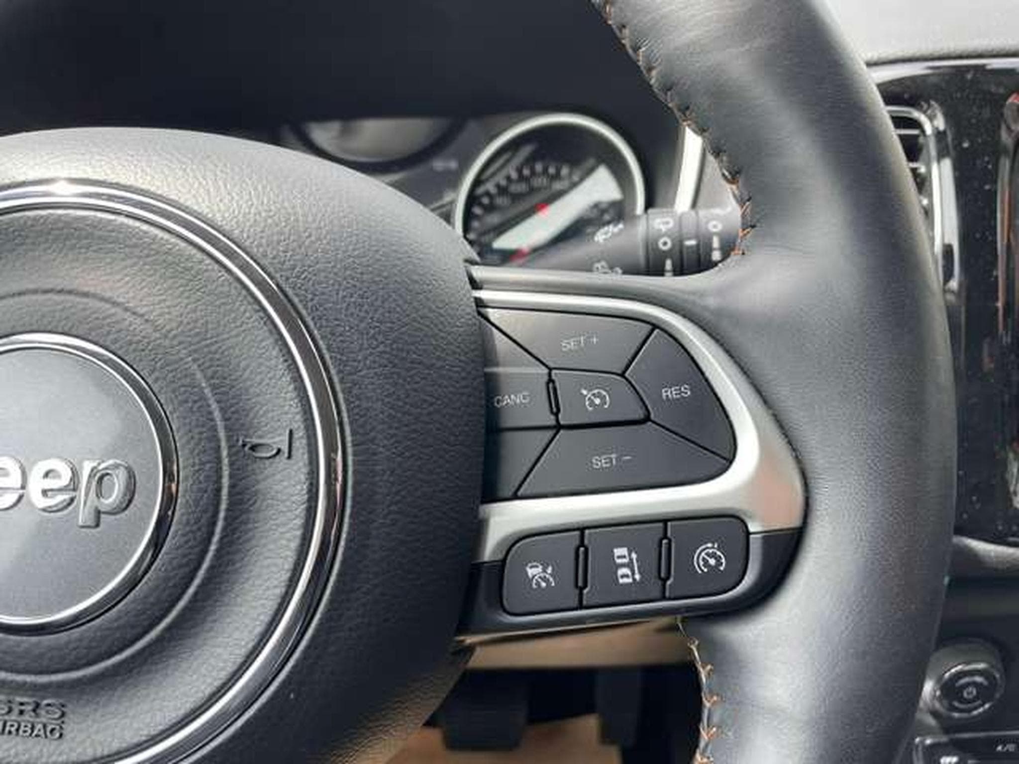 Jeep Compass 4x4 Auto Limited JUSQU'A 48 MOIS DE GARANTIE (2019) - Foto 16